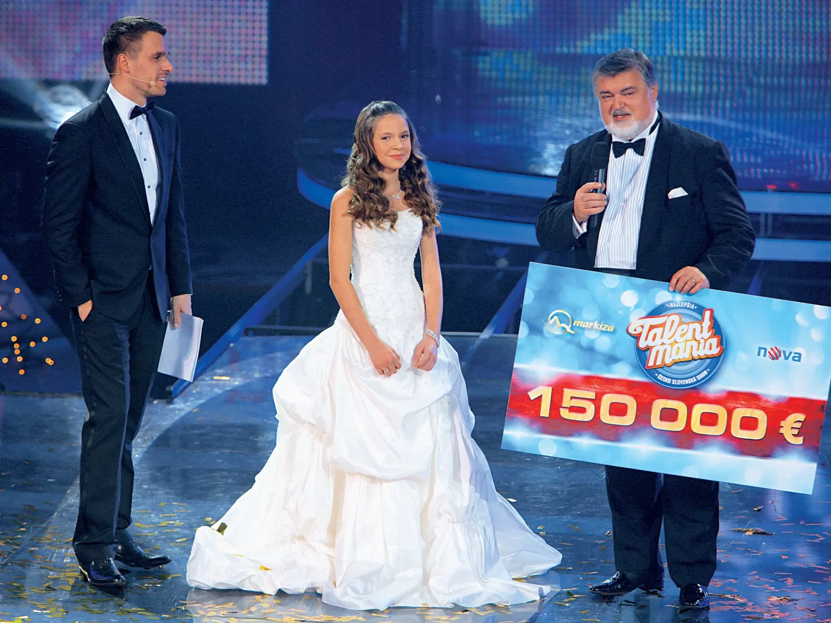 Talentmánia, finále, víťazka Patrícia JAnečková, operná speváčka, Leoš Mareš, moderátor, Peter Dvorský, operný spevák
Foto: Ján Zemiar
Uverejnené: Šarm 50/2010
IBA PRE POTREBY REDAKCIE ŠARM! V PRÍPADE INÝCH REDAKCIÍ VÝLUČNE SO SÚHLASOM FOTOGRAFA!!!!!!!!
pôvodný súbor:1DAO1834.eps