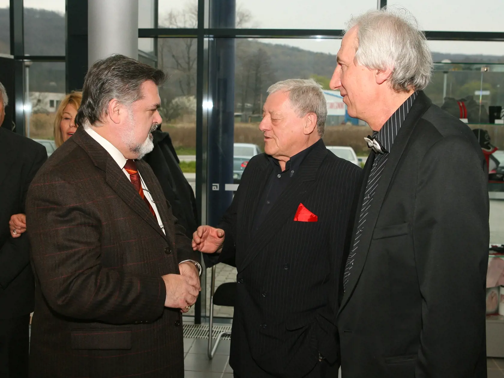 Vystava fotografii v priestoroch predajne Mercedes v Lamaci;Jozef Golonka;Peter Dvorsky;;29.3.2007 Bratislava;foto Ján Zemiar