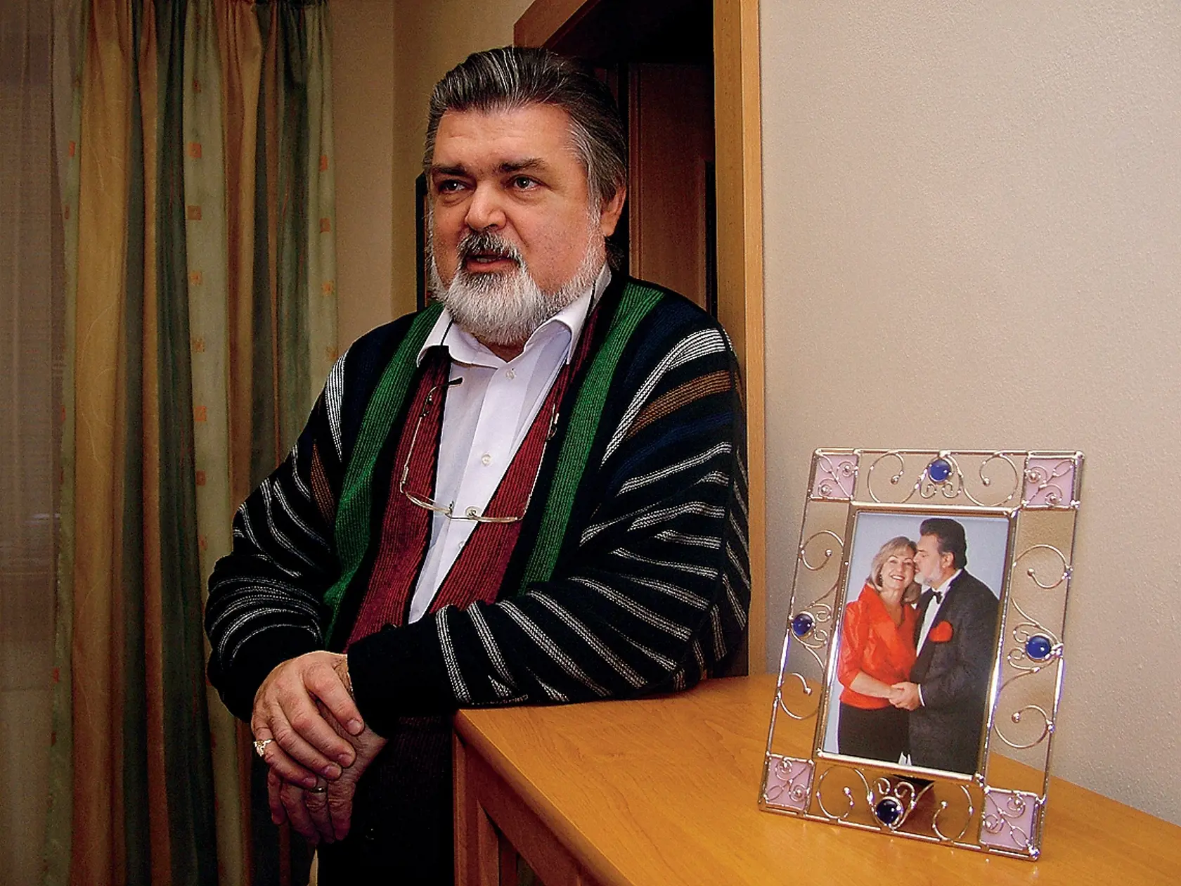 Košický byt Petra Dvorského, Peter Dvorský, operný spevák, šéf košického Štátneho divadla, rodinná fotografia
foto : Milan Grejták
uverejnené Šarm 8/2007
pôvodný súbor:9 1.eps