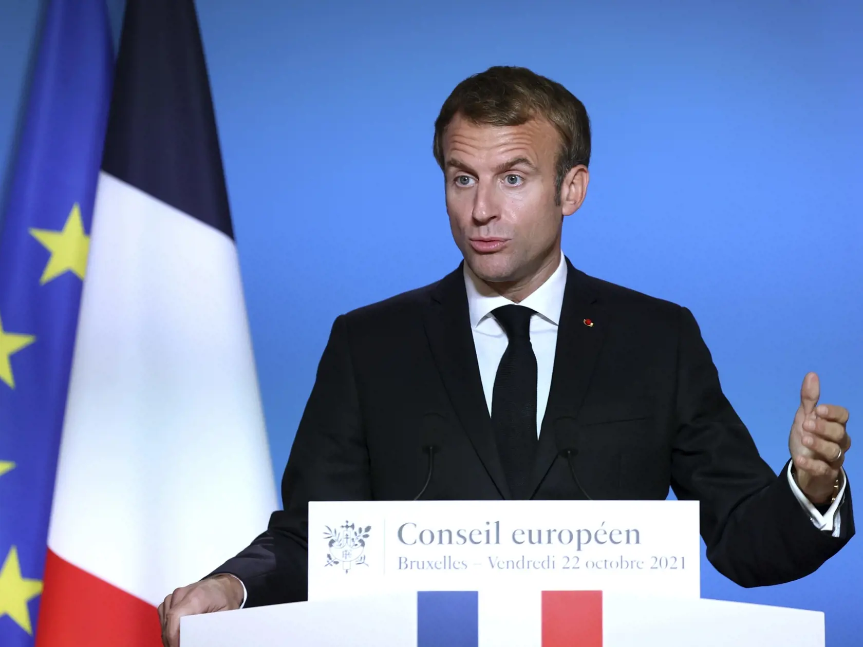 Francúzsko sa bude počas svojho šesťmesačného predsedníctva v Rade EÚ "naplno angažovať" v prospech Európskej únie. V novoročnom príhovore, zverejnenom v piatok večer, to povedal prezident Emmanuel Macron, ktorý sa chce postarať o to, aby francúzske predsedníctvo "bolo obdobím pokroku".