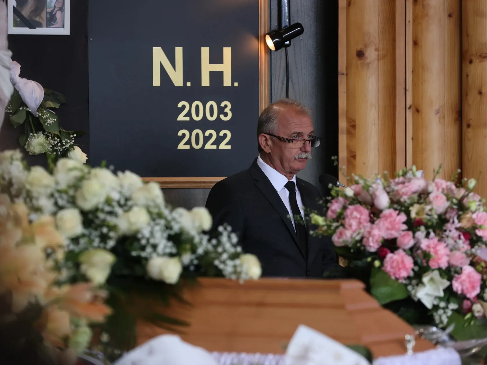 Pohreb mladej študentky práva Natálie, ktorá zomrela pri nehode na Zochovej ulici.