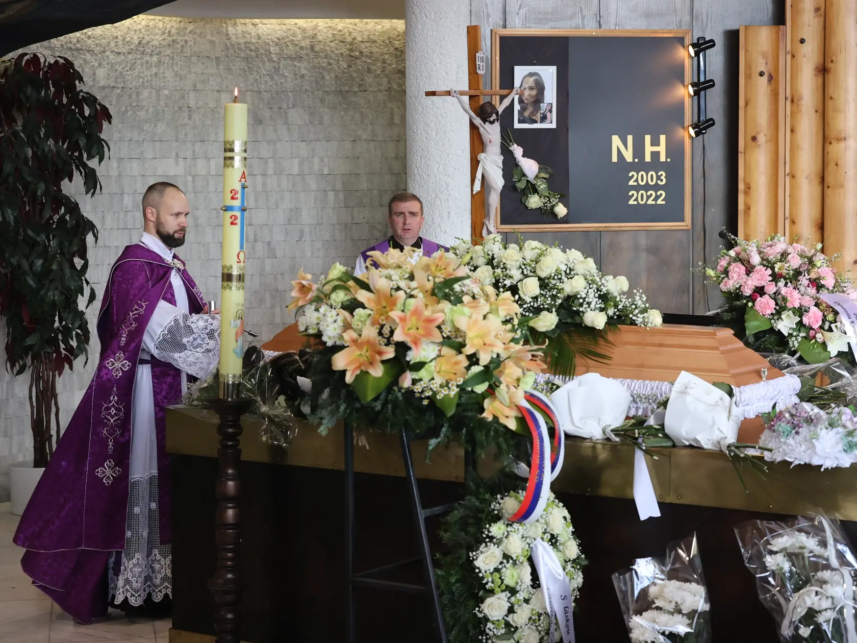 Pohreb Natálie Hamrákovej, ktorá zomrela pri nehode na Zochovej ulici v Bratislave.