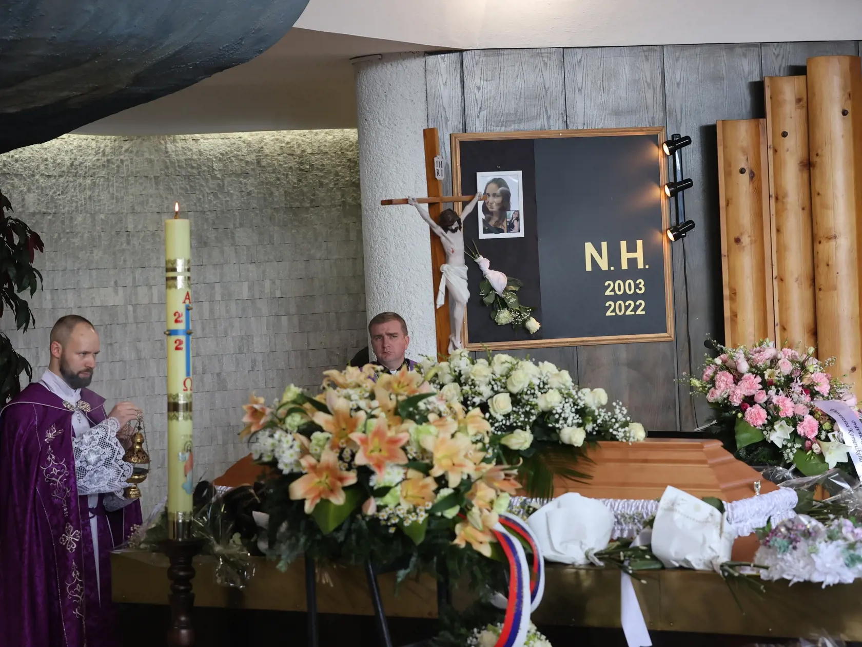 Pohreb Natálie Hamrákovej, ktorá zomrela pri nehode na Zochovej ulici v Bratislave.