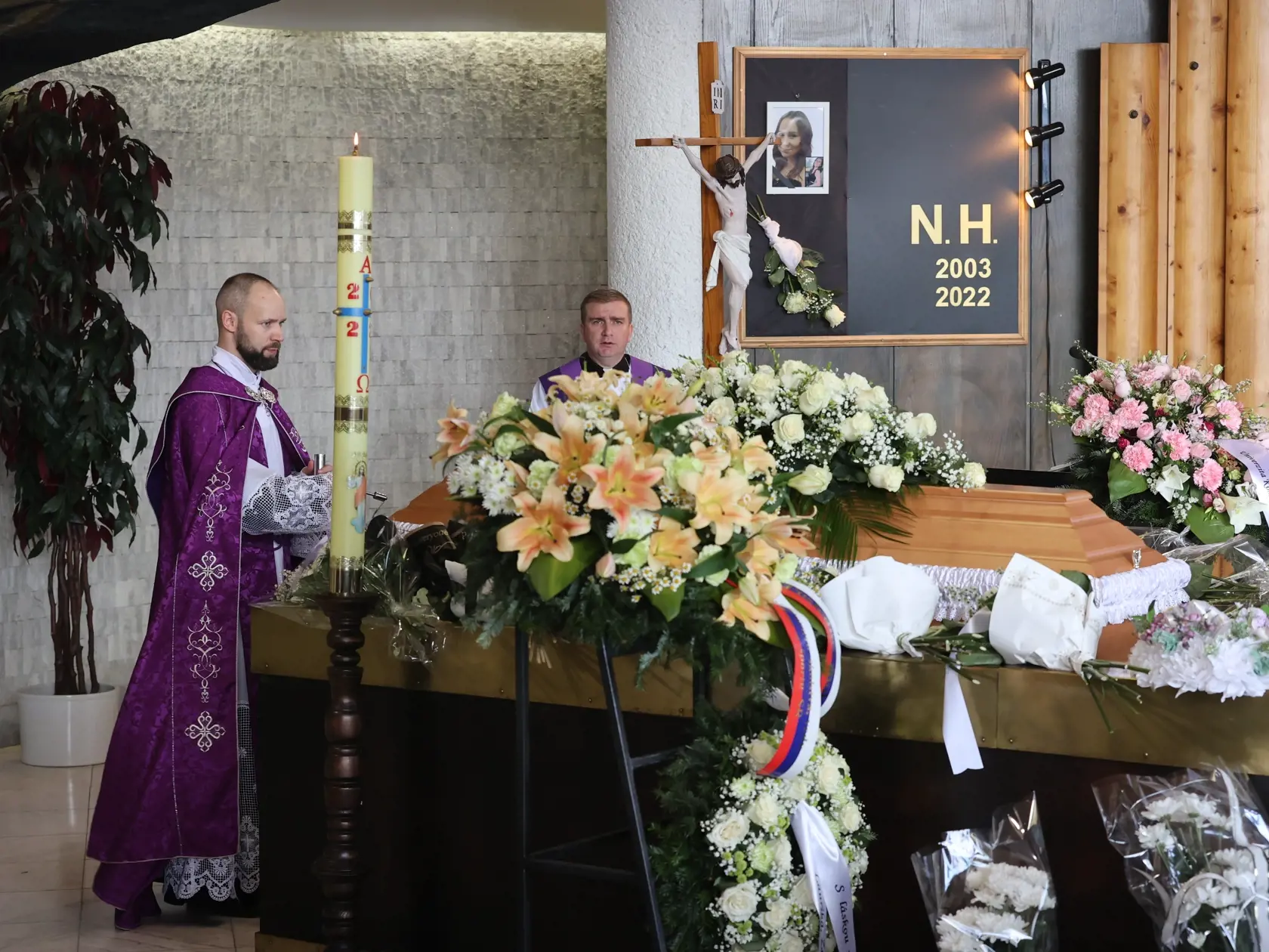 Pohreb Natálie Hamrákovej, ktorá zomrela pri nehode na Zochovej ulici v Bratislave.