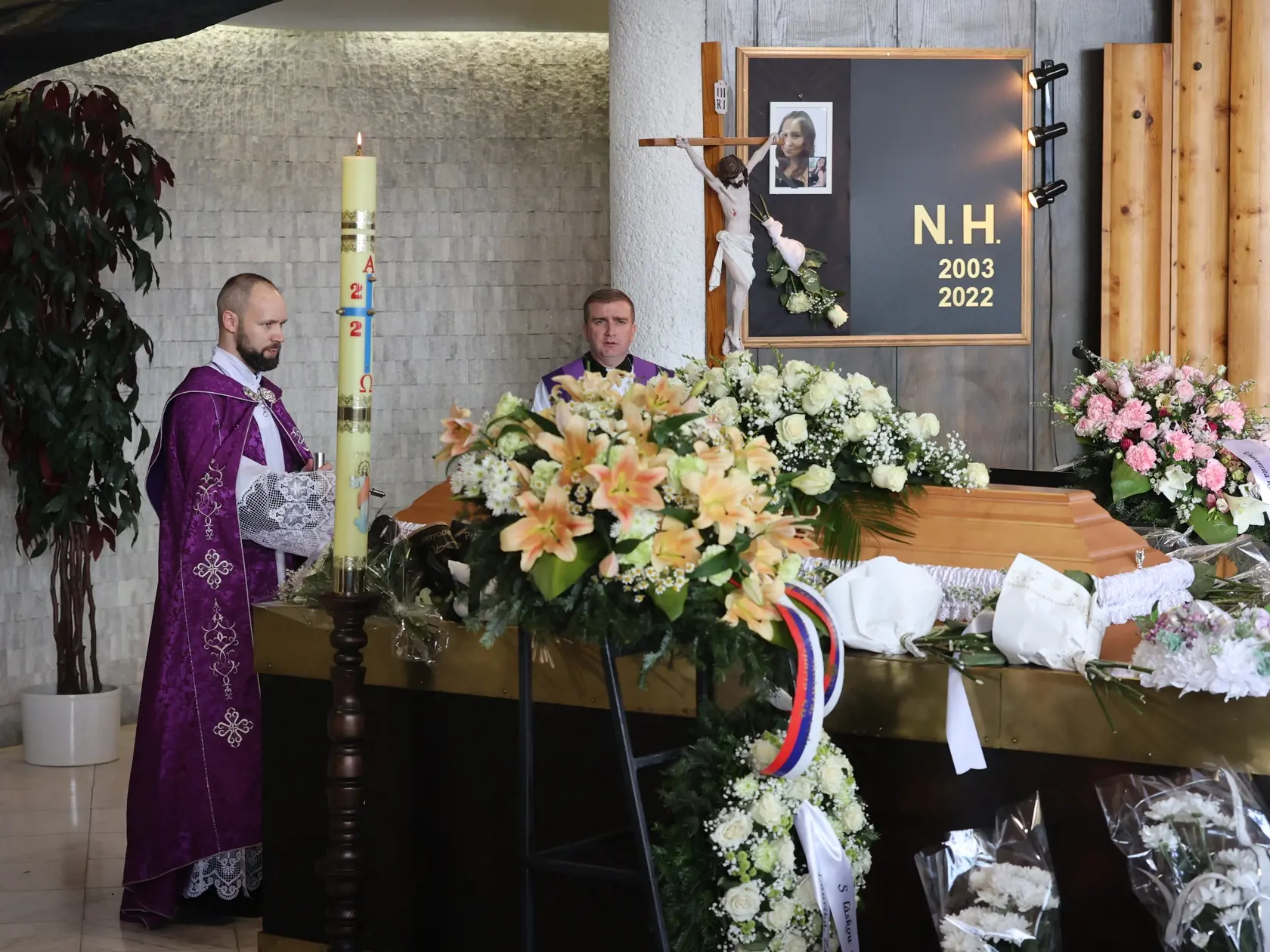 Pohreb Natálie Hamrákovej, ktorá zomrela pri nehode na Zochovej ulici v Bratislave.