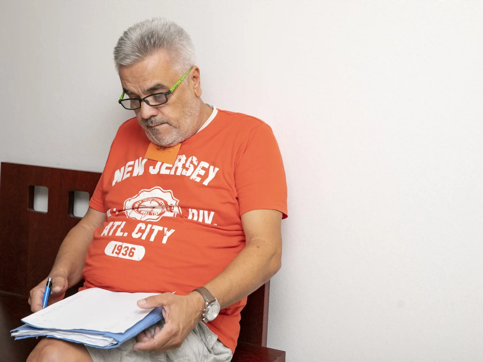 Na fotkách je Štefan Ágh niekdaší Kočnerov spoločnik firmy Gamatex v postavení svedka.