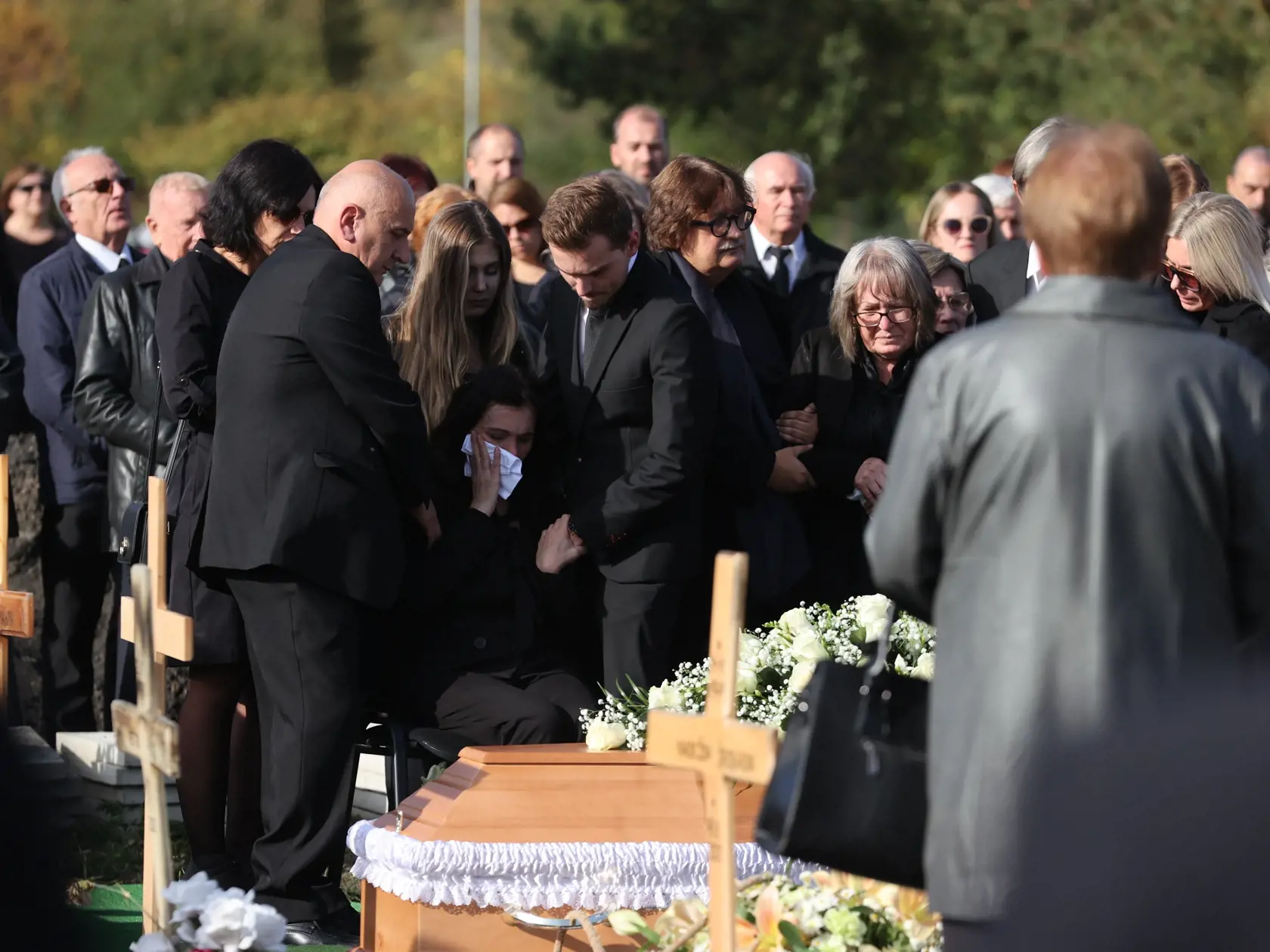 Pohreb Natálie Hamrákovej, ktorá zomrela pri nehode v Bratislave na Zochovej ulici. Tragédiu spôsobil Dušan Dědeček,  ktorý šoféroval pod vplyvom alkoholu. Okrem Natálie mala nehoda ďalšie štyri obete.