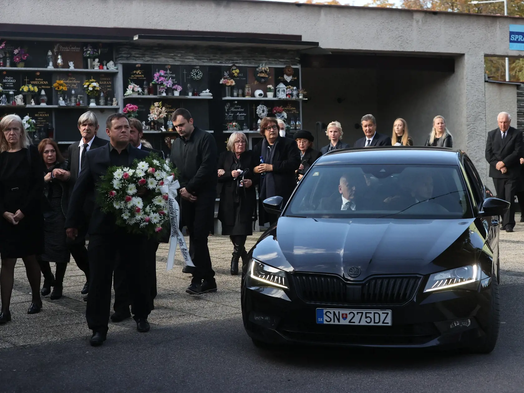 Pohreb Natálie Hamrákovej, ktorá zomrela pri nehode v Bratislave na Zochovej ulici. Tragédiu spôsobil Dušan Dědeček,  ktorý šoféroval pod vplyvom alkoholu. Okrem Natálie mala nehoda ďalšie štyri obete.