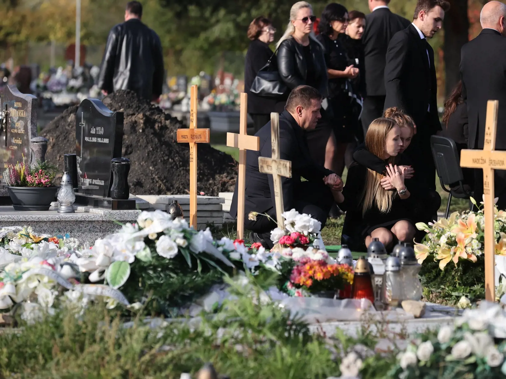 Pohreb Natálie Hamrákovej, ktorá zomrela pri nehode v Bratislave na Zochovej ulici. Tragédiu spôsobil Dušan Dědeček,  ktorý šoféroval pod vplyvom alkoholu. Okrem Natálie mala nehoda ďalšie štyri obete.