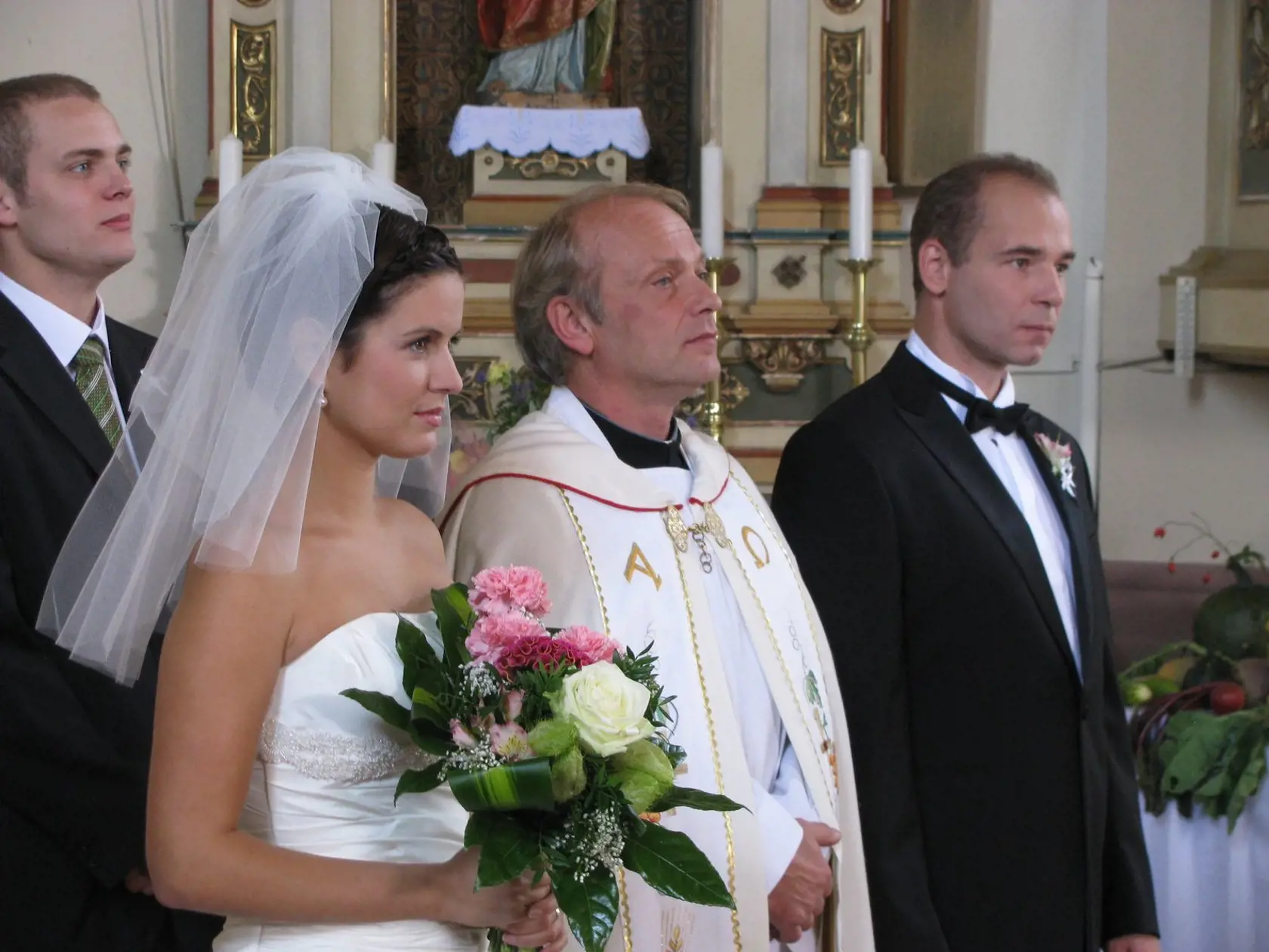 Zuzana Norisová, Milan Mikulčík, Attila Mokoš v seriáli Nesmrteľní