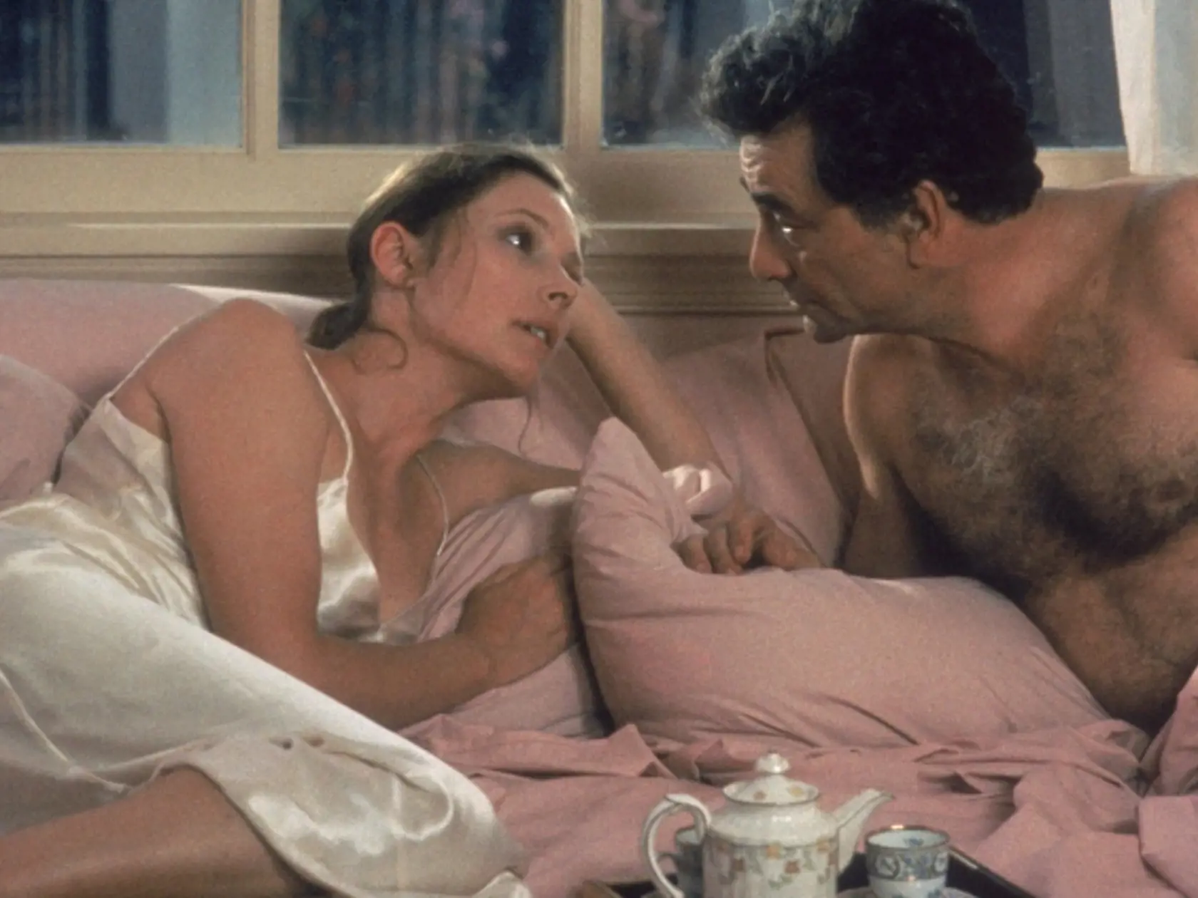 S Debbie Garet vo filme Happy New Year z roku 1987.