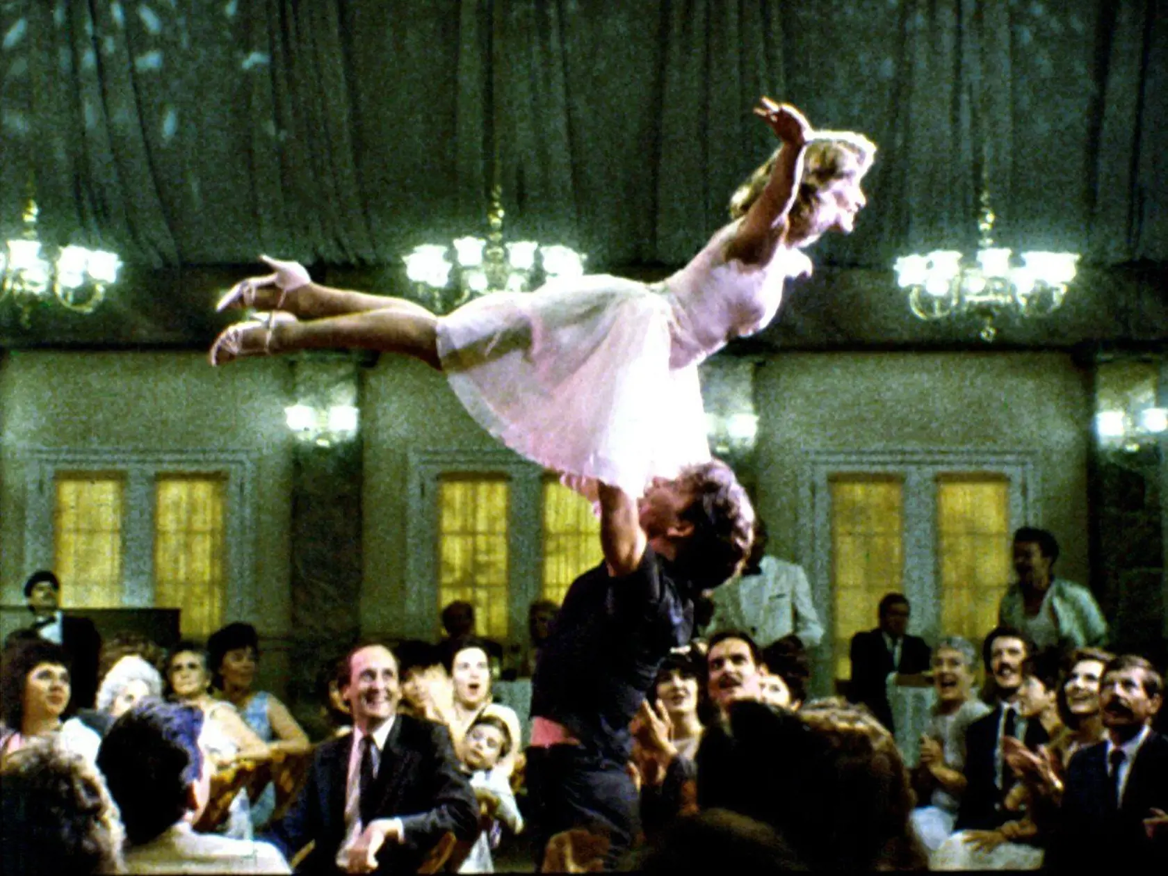 Patrick Swayze a Jennifer Gray -  
Patrick sa k nej nevyjadril nejako obzvlášť nepekne, no nazval ju „komplikáciou“. Takže si asi vieme predstaviť, že to nebolo úplne najružovejšie natáčanie kultového filmu The time of my life…