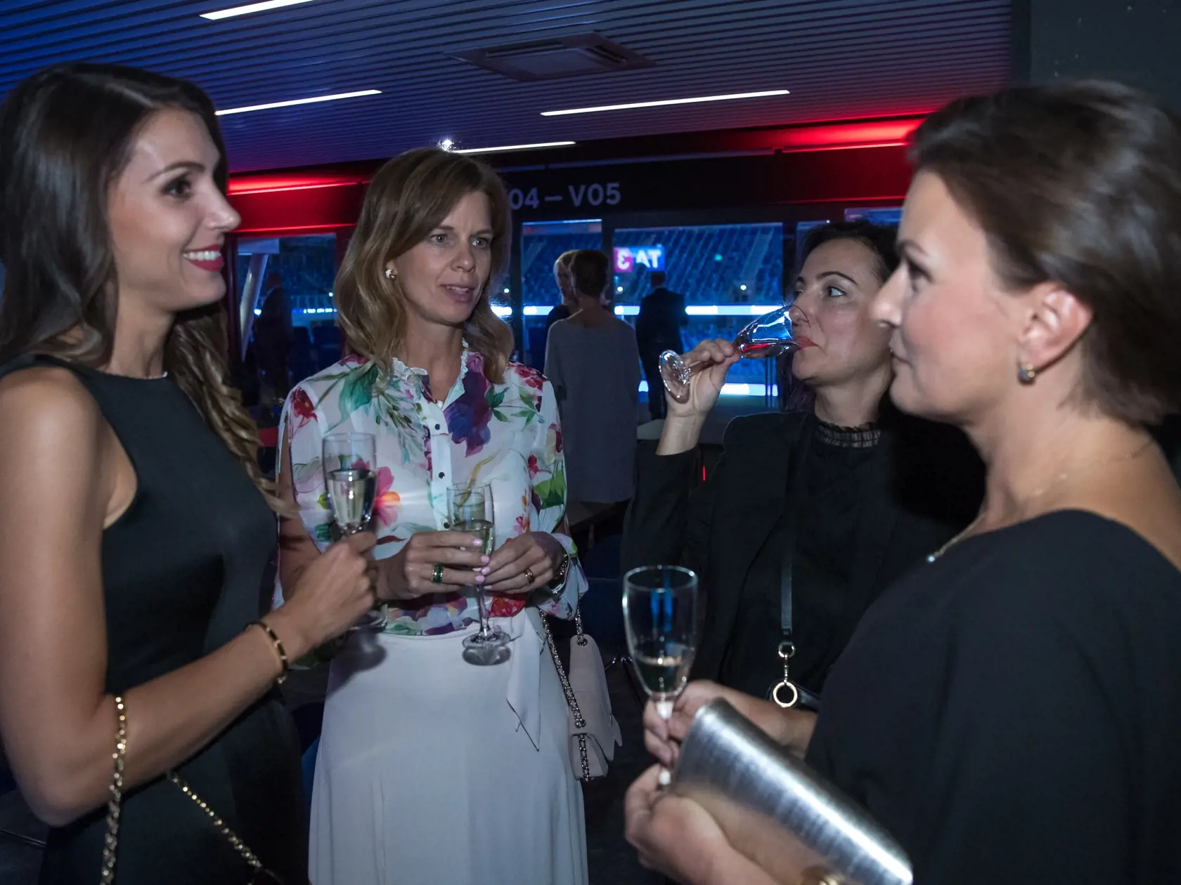 Oslava 18. narodenín slovenskej spravodajskej televízie. Na snímke zprava je Simona Frantová, Katarína Korecká, Anna Žitná Lučaiová.