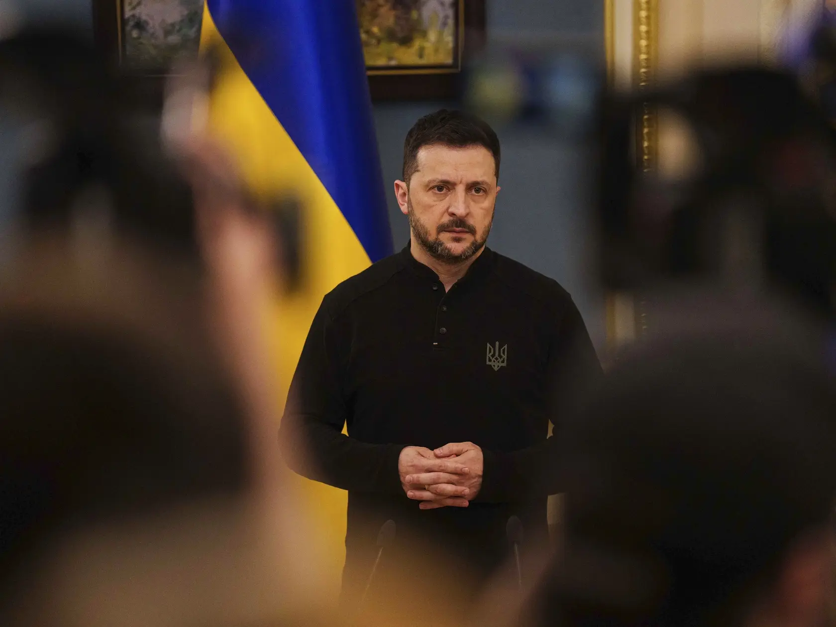AZ15 Kyjev - Na snímke ukrajinský prezident Volodymyr Zelenskyj reční počas tlačovej konferencie v Kyjeve 4. apríla 2025.