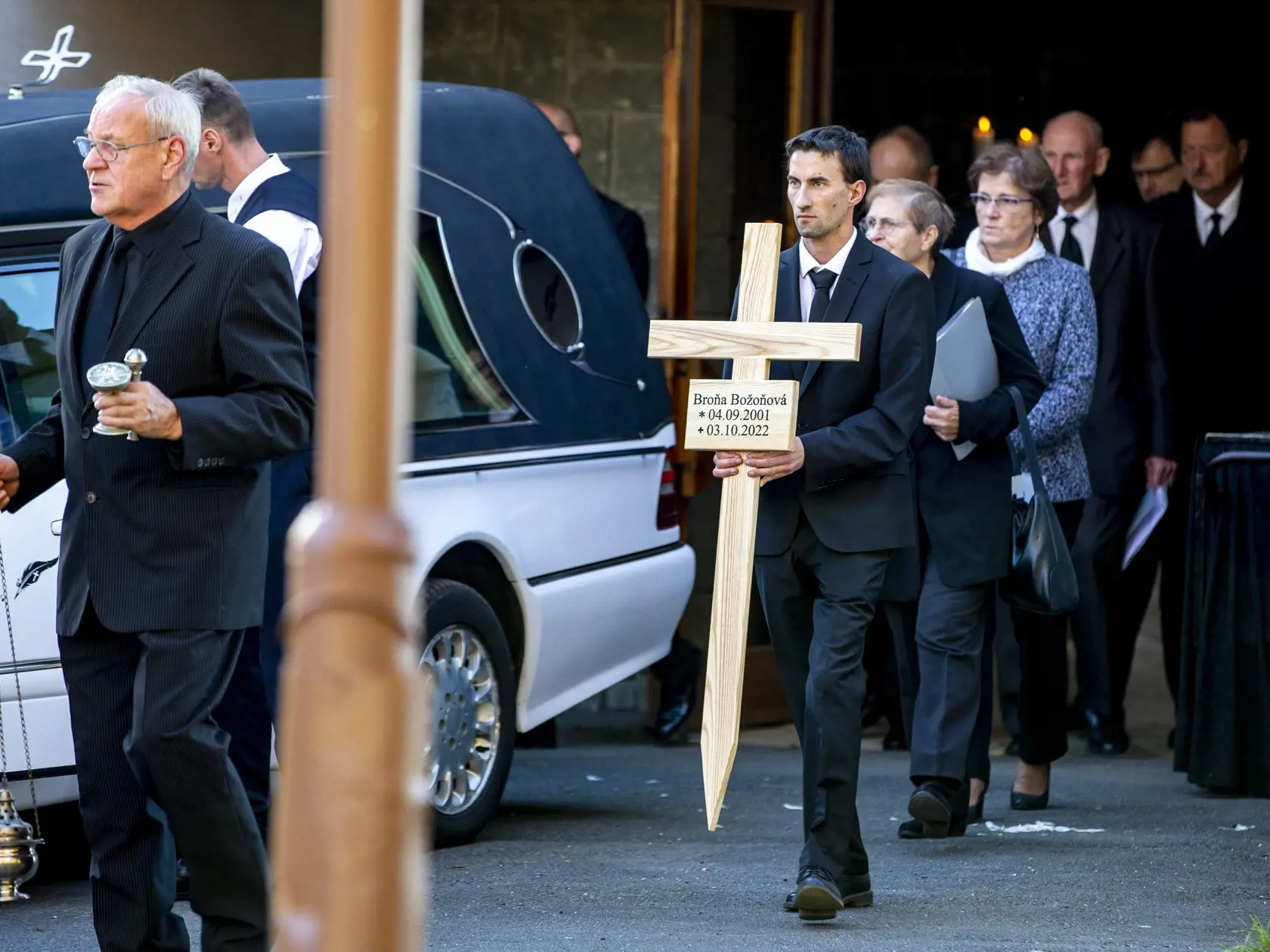 V Poprade sa konala posledná rozlúčka s Broňou Božoňovou, ktorá prišla o svoj život pri tragickej nehode na Zochovej ulici v Bratislave.