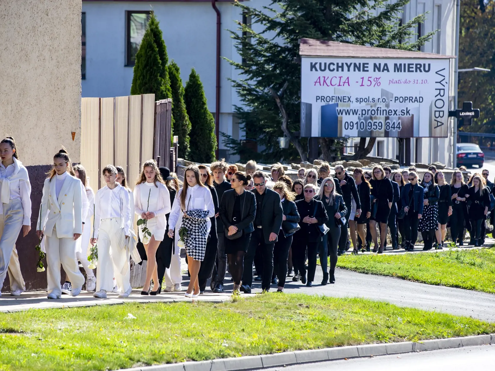V Poprade sa konala posledná rozlúčka s Broňou Božoňovou, ktorá prišla o svoj život pri tragickej nehode na Zochovej ulici v Bratislave.