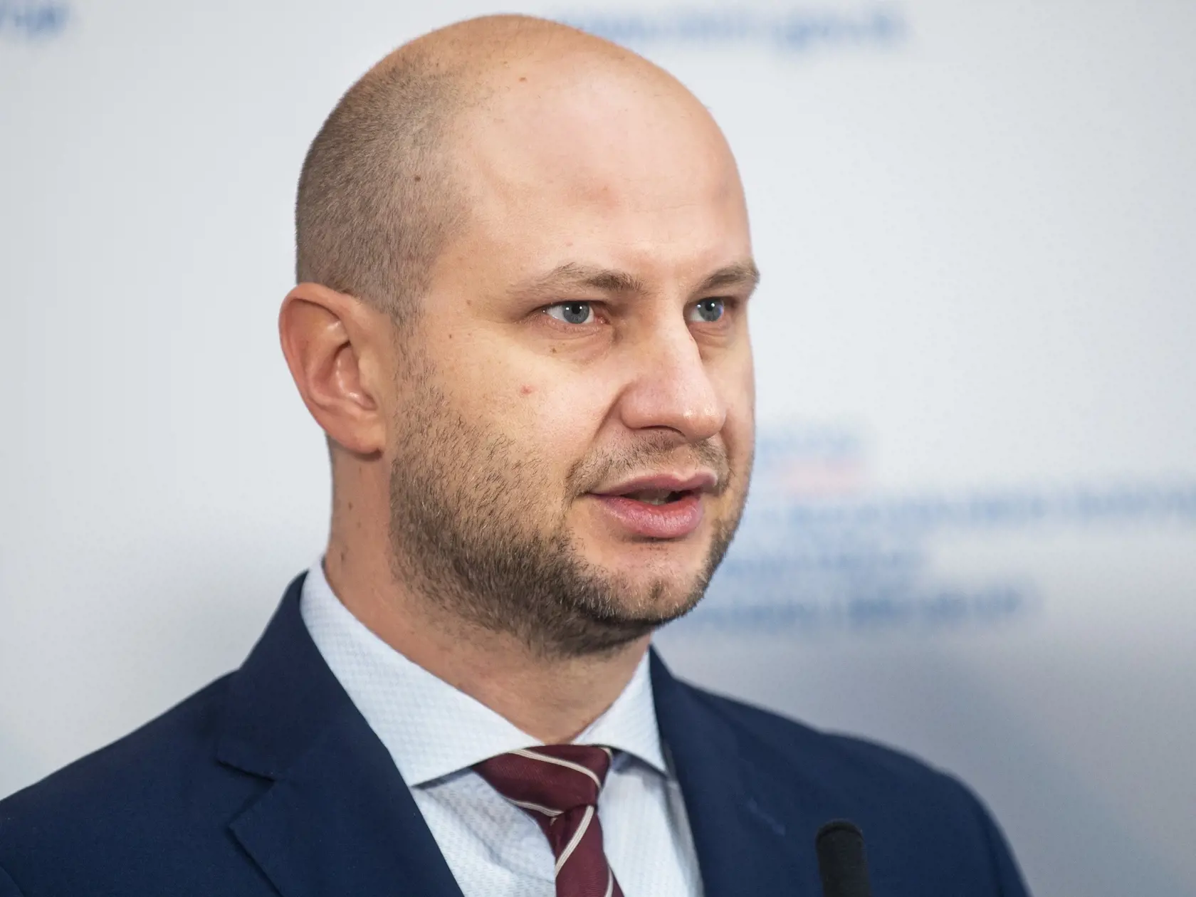 Na snímke minister pre investície, regionálny rozvoj a informatizáciu SR Peter Balík počas tlačovej konferencie na tému - Digitálni seniori, program na na zlepšenie digitálnych zručností seniorov 6. októbra 2023 v Bratislave. FOTO TASR - Jakub Kotian