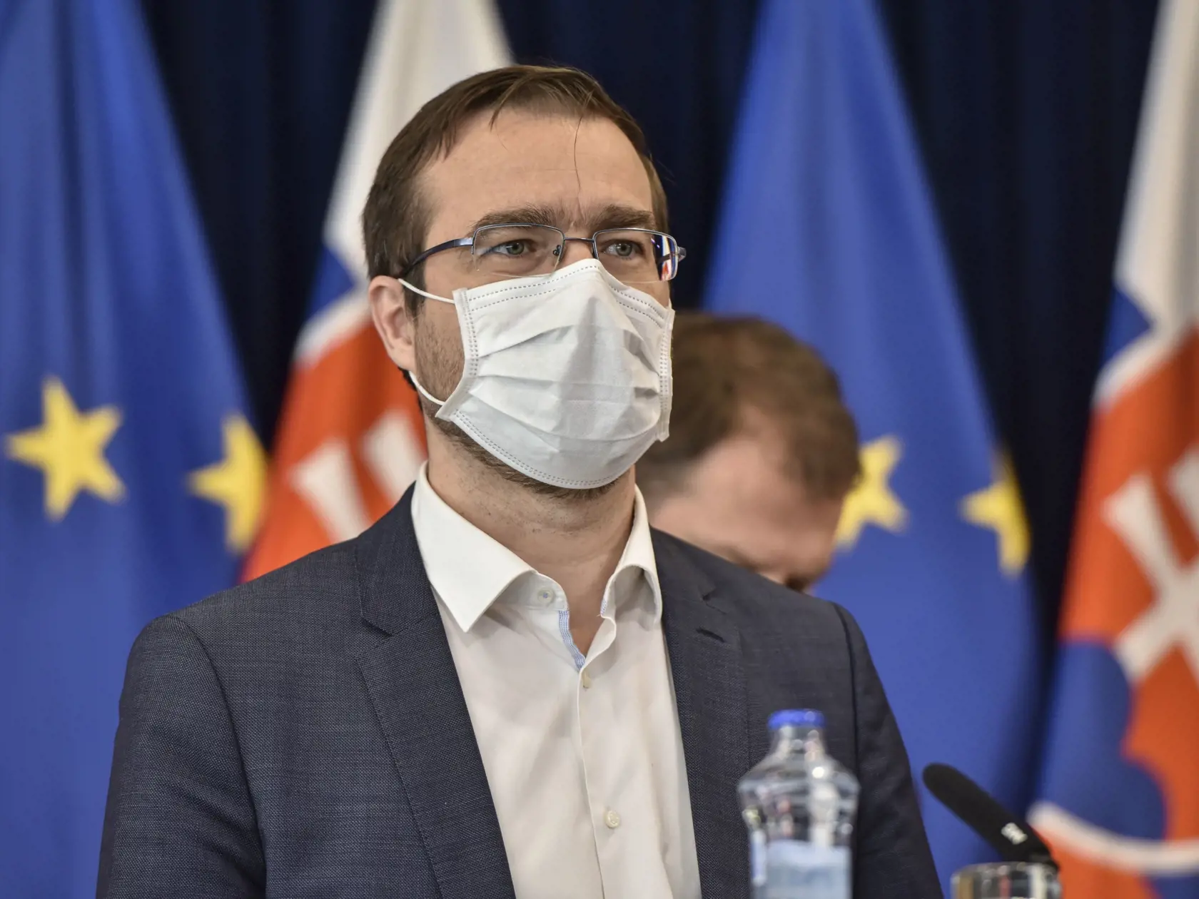 Na snímke minister zdravotníctva SR Marek Krajčí počas tlačovej konferencie k oznámeniu rozhodnutia Ústredného krízového štábu SR 28. marca 2020 v Bratislave. FOTO TASR - Pavol Zachar
