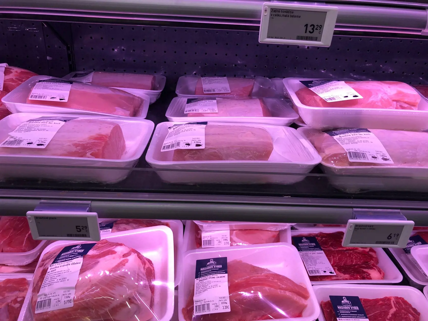 Ceny potravín na Slovensku v predajni Billa.
