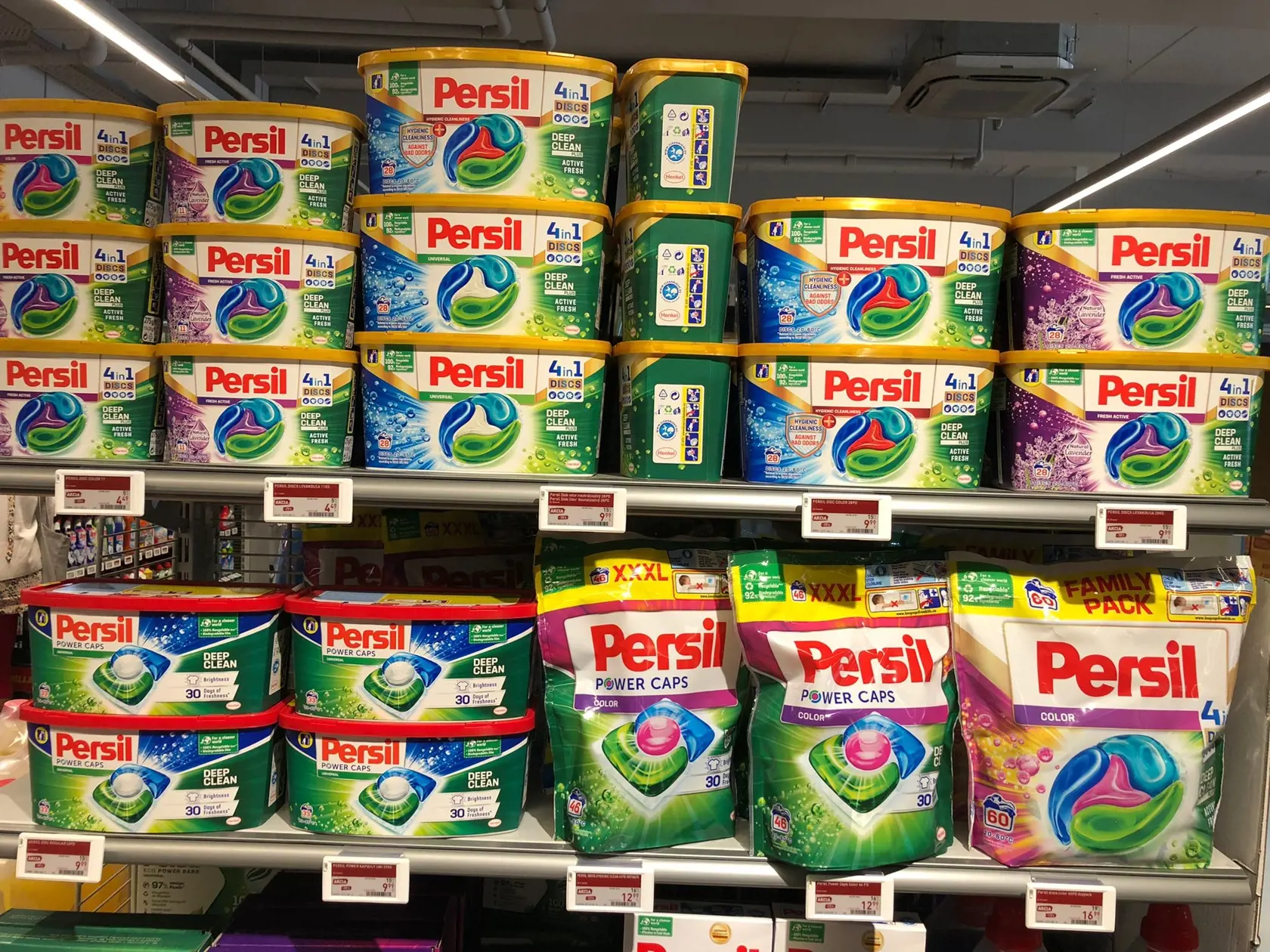 Ceny potravín na Slovensku v predajni Billa.