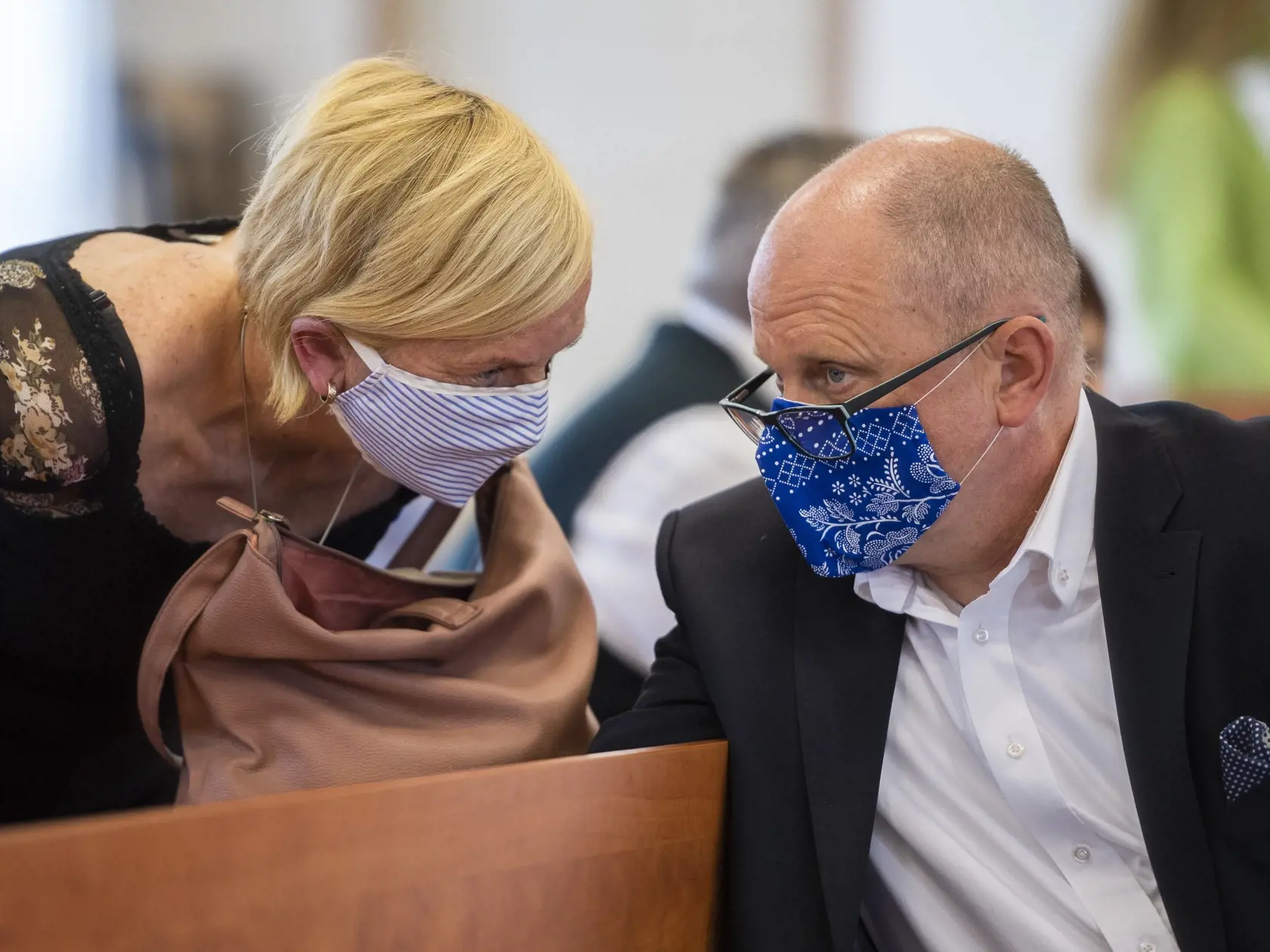 Na snímke zľava Zlatica Kušnírová, matka zavraždenej Martiny Kušnírovej a jej právny zástupca Roman Kvasnica.