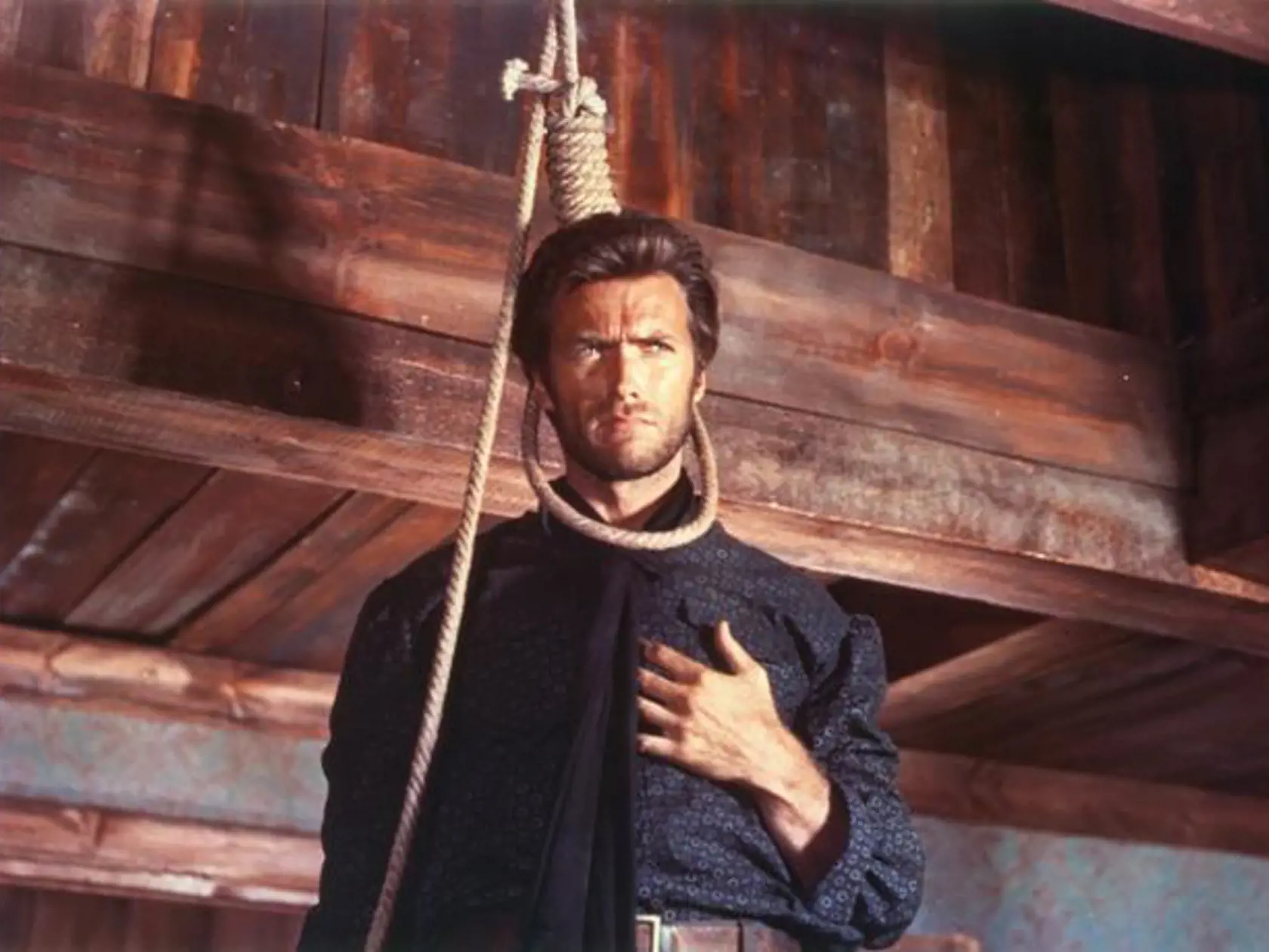 FARMÁR JED
(Clint Eastwood) je
odsúdený na smrť obesením.