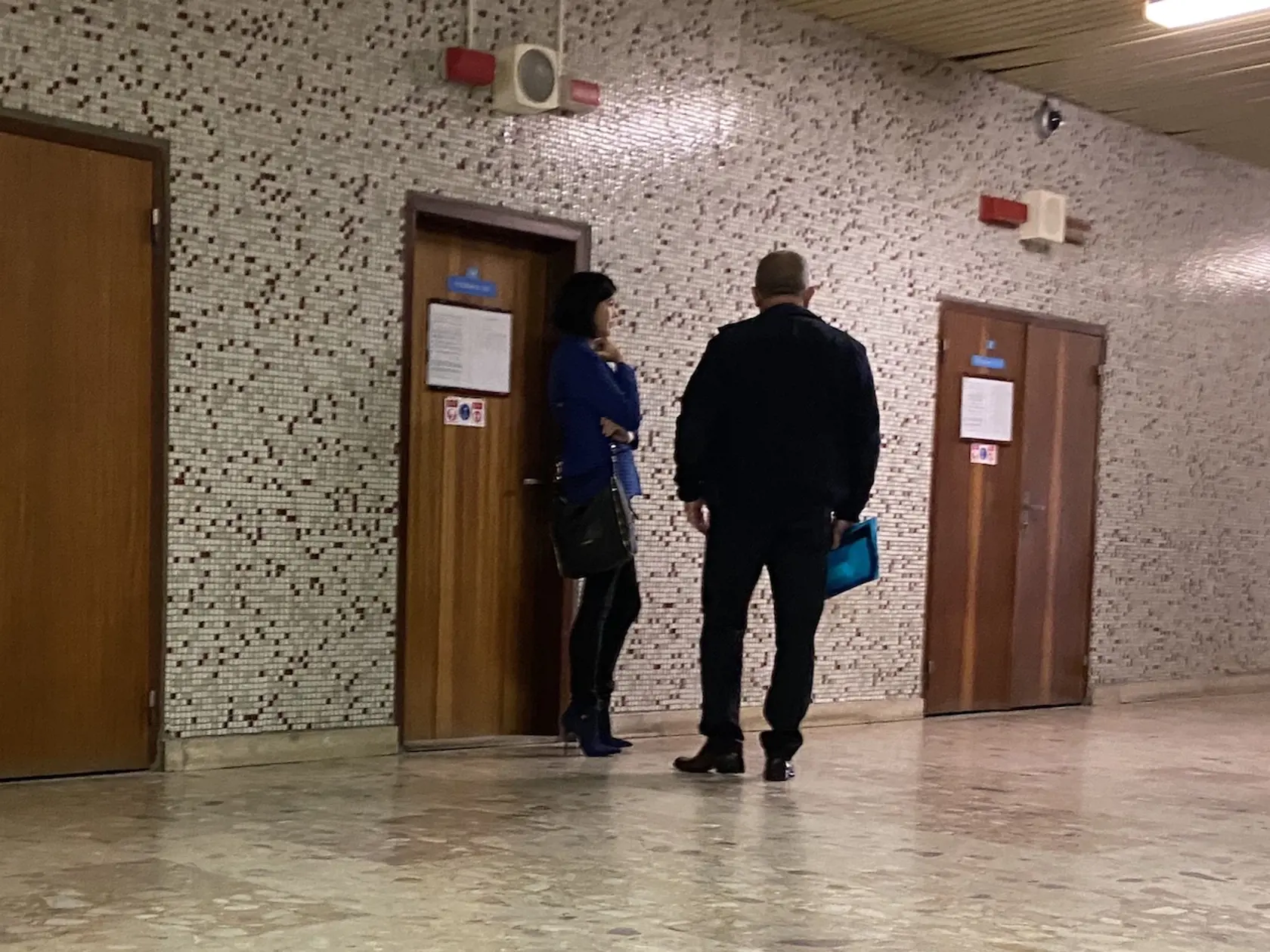Vladimír Mulik je v regióne známy ako chovateľ poštových holubov, žije so ženou mladšou o tri desaťročia.