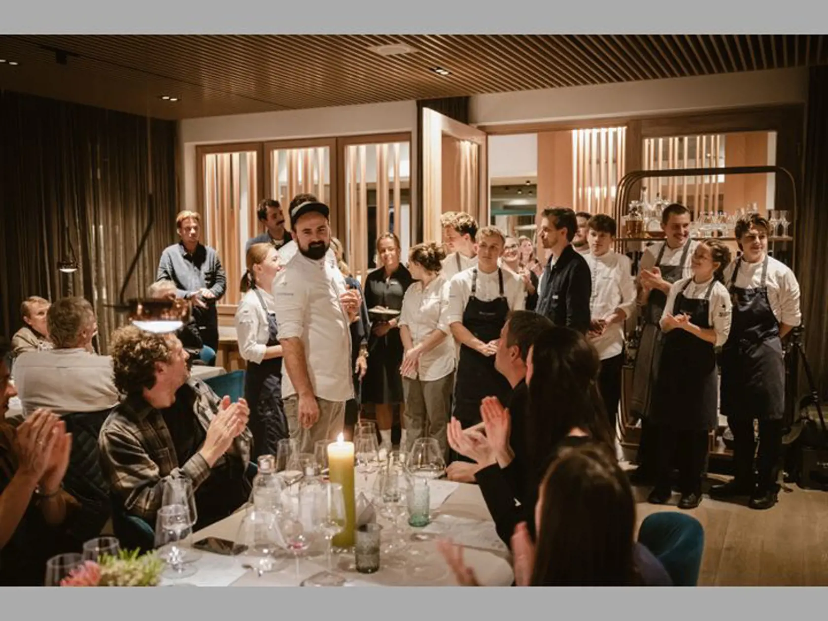 V reštaurácii Bootshaus, ktorú vedie šéfkuchár Lukas Nagl sa nedávno konal kuchársky campus, prišli viacerí známi rakúski kuchári a špičkoví odborníci z oblasti gastronómie.
