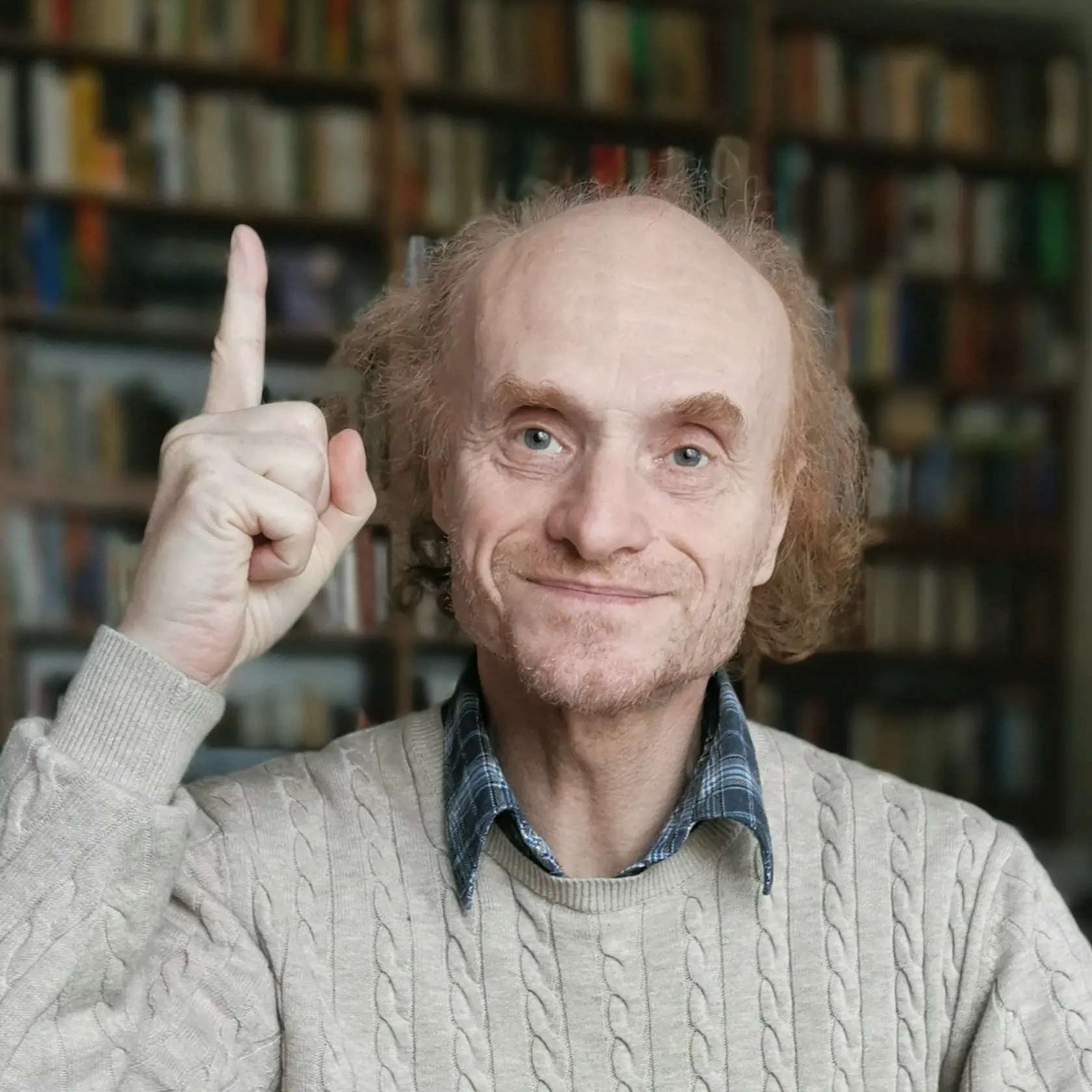 Evolučný biológ a parazitológ Jaroslav Flegr pravidelne zverejňuje predikcie vývoja pandémie. S malými odchýlkami sa zvyknú aj naplniť.