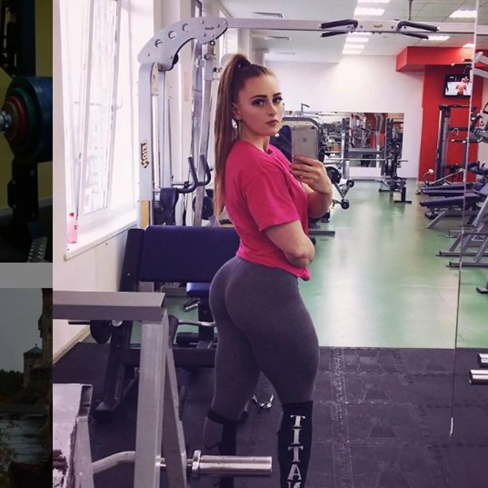 Julia má 23 rokov, tvár modelky a telo vzpierača.