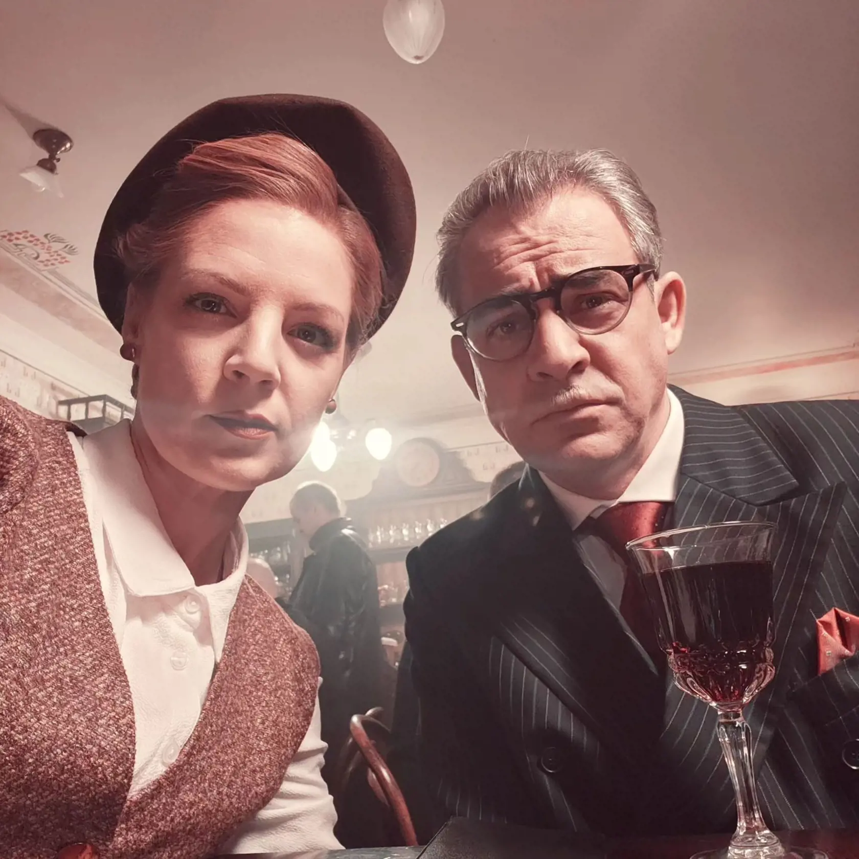 Barbora Chlebcová a Filip Tůma v seriáli Dunaj, k vašim službám dokonale hrajú zlosynov.