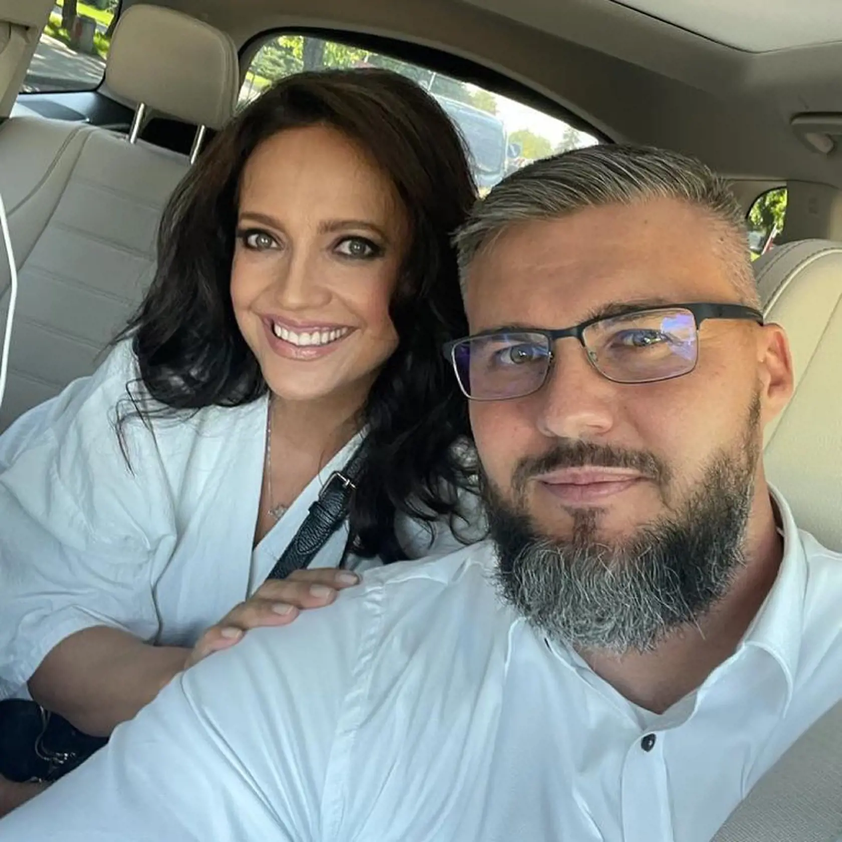 Speváčka Lucie Bílá s partnerom Radkom Filipim nešetria zamilovanými fotkami.