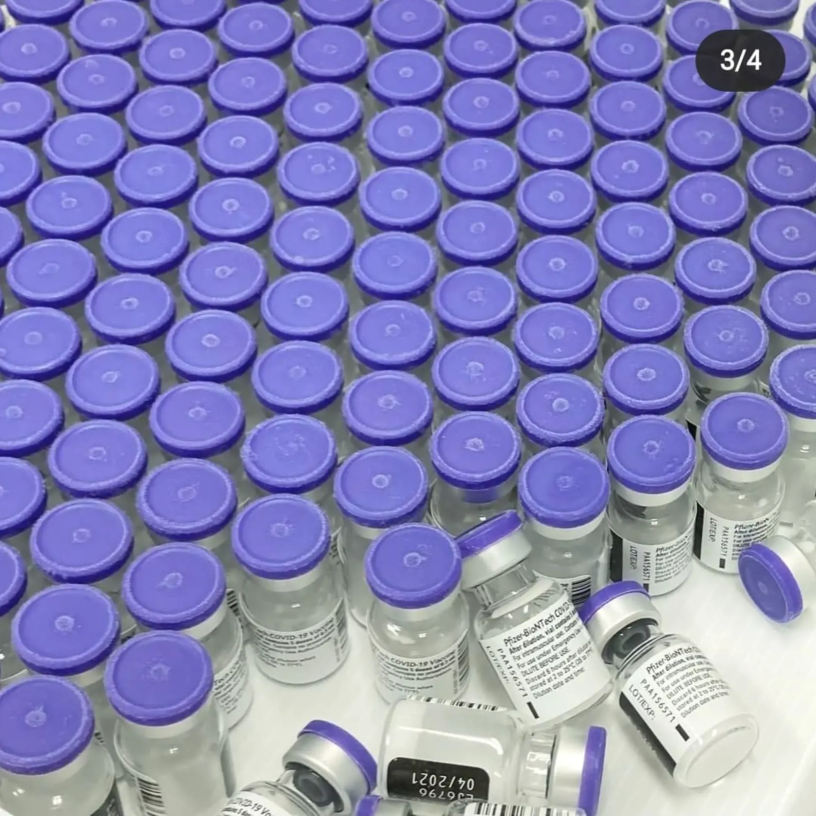Na Slovensko dorazili prvé vakcíny na prevenciu ochorenia COVID-19. Vakcíny boli uskladnené v hlboko mraziacom boxe vo Fakultnej nemocnici Nitra.