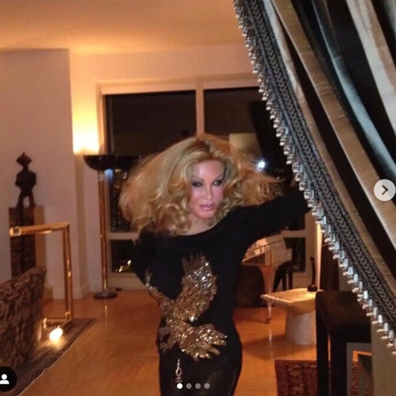Jocelyn Wildenstein je pre svoje plastické operácie vo svete známa ako mačacia žena. Mnohých však jej výzor dnes skôr desí. Teraz fanúšikov prekvapili zverejnením fotografií z čias dospievania.