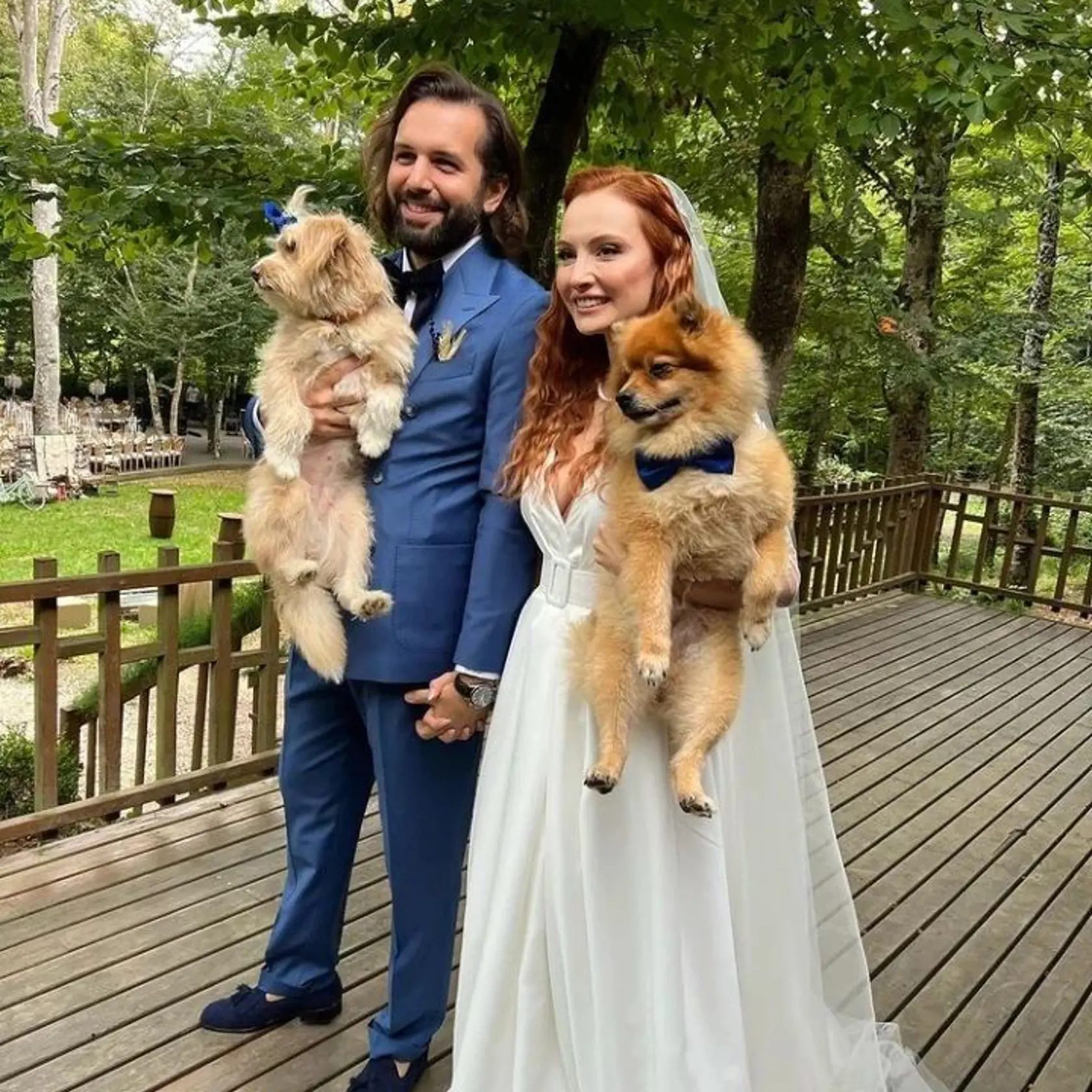 Başak Gümülcinelioğlu a Çağrı Çıtanak si povedali 8. októbra áno. Nechýbali ani ich štvornohí miláčikovia.