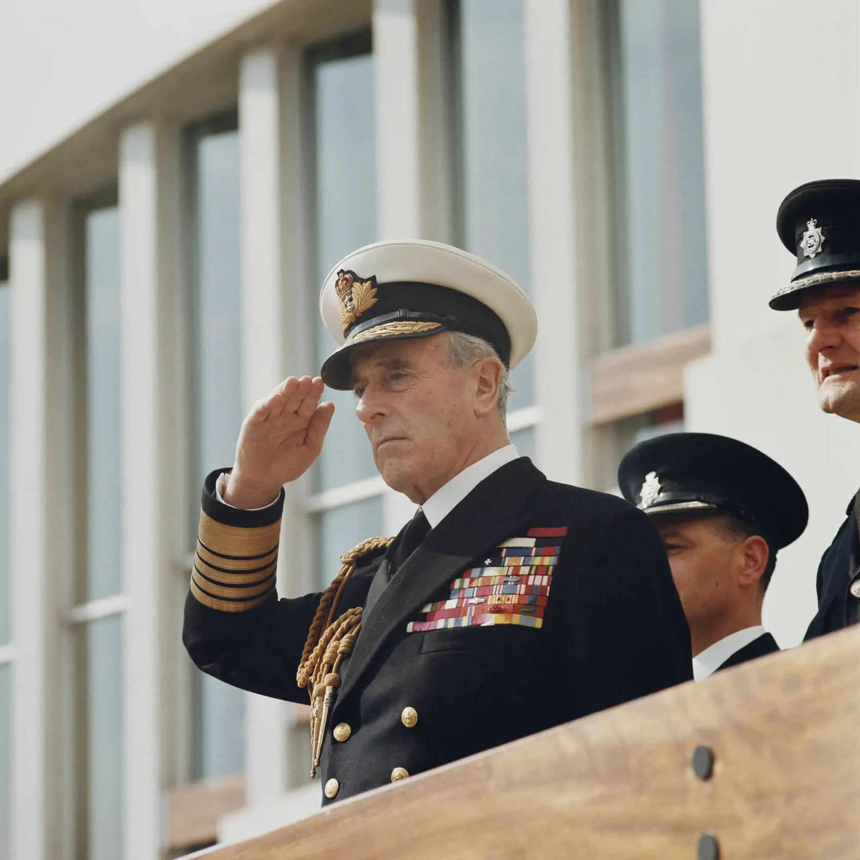 Na základe terajších zistení sa mal Mountbatten podieľať na obťažovaní vtedy len 11 ročného chlapca v detskom domove Kincora na severe Írska. Stalo sa tak v roku 1977. Chlapec menom Artur Smith (56) však vyšiel s pravdou von len nedávno.