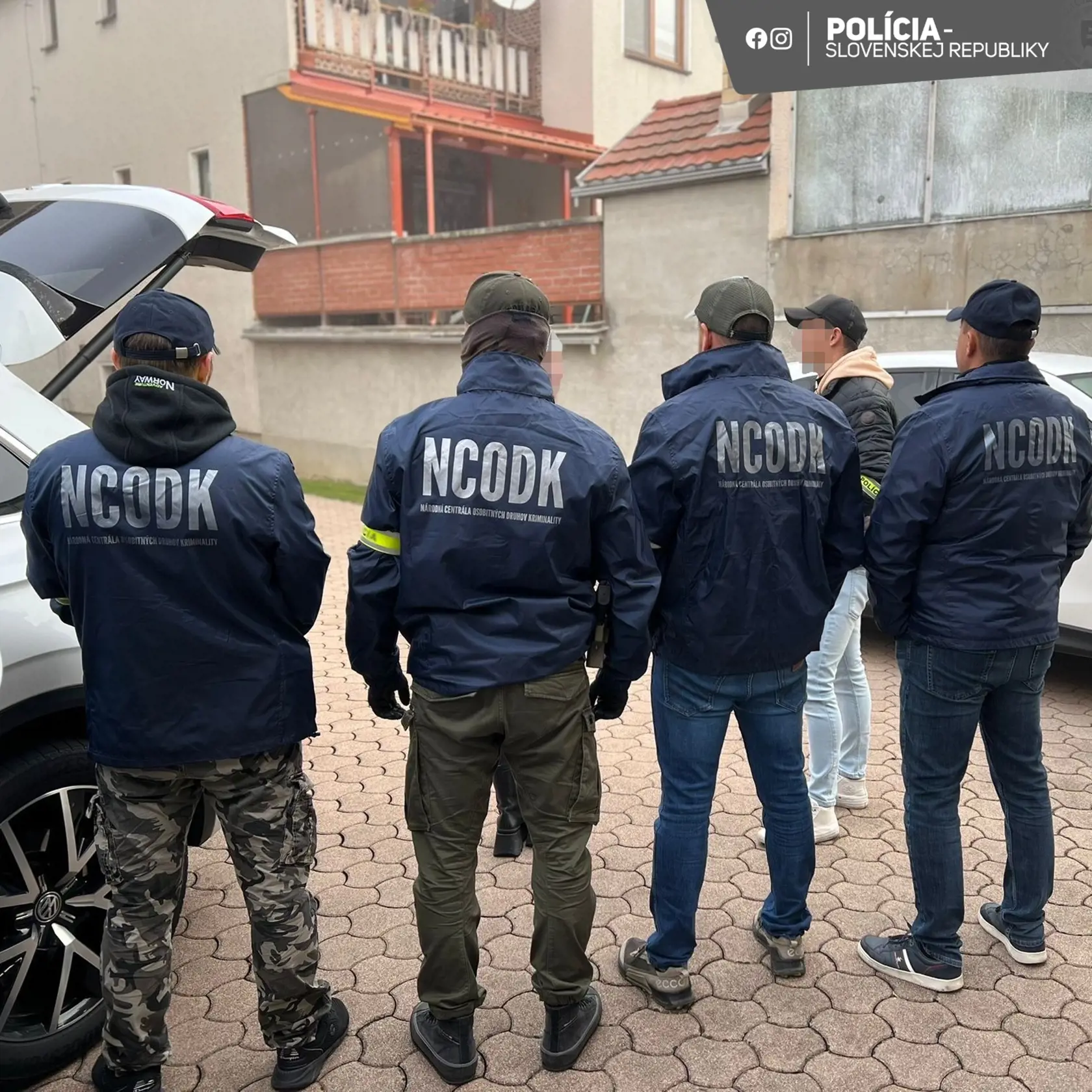 Podvodníka polícia zadržala. O peniaze mal obrať až dvetisíc ľudí.