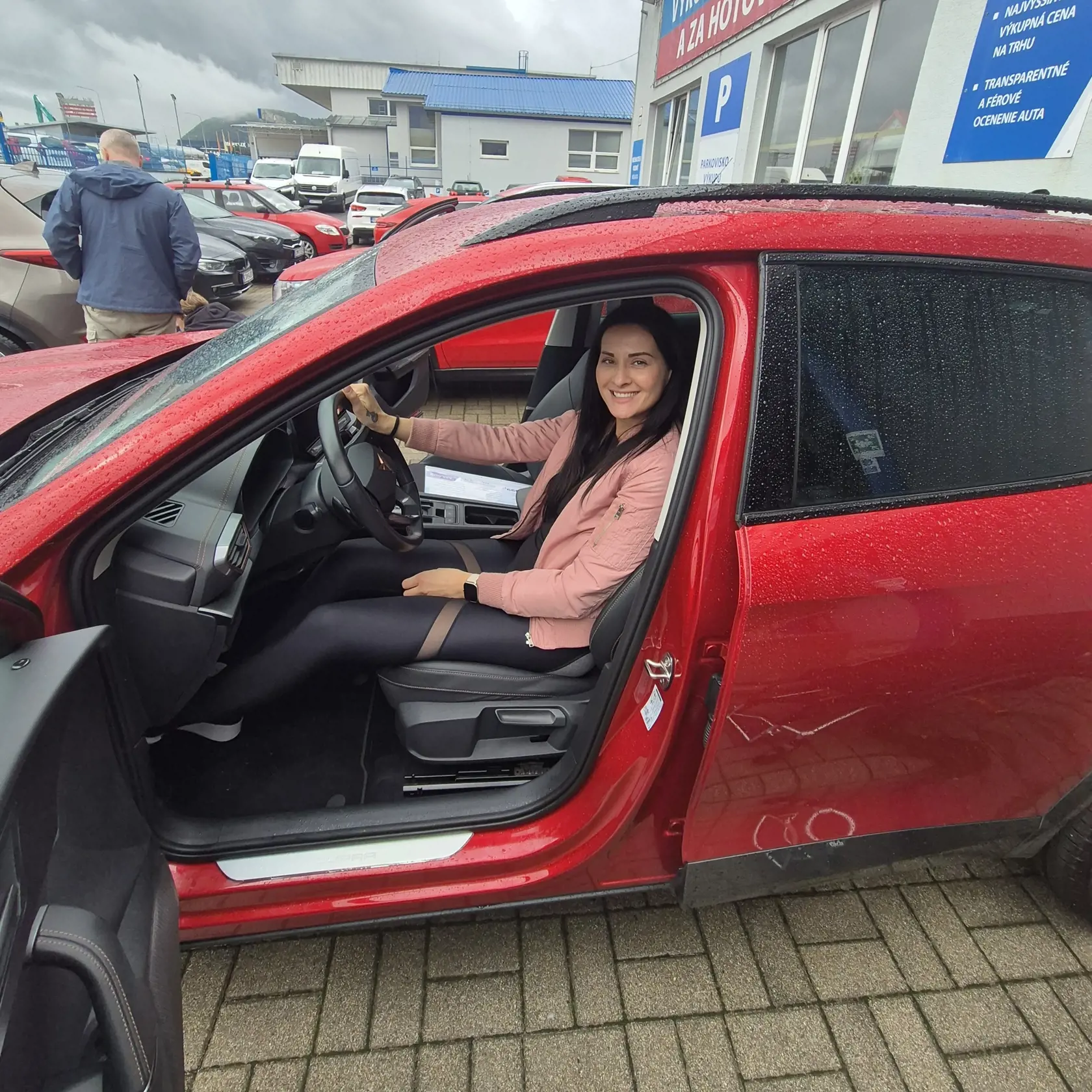 Urobila si aj vodičák a kúpila auto.