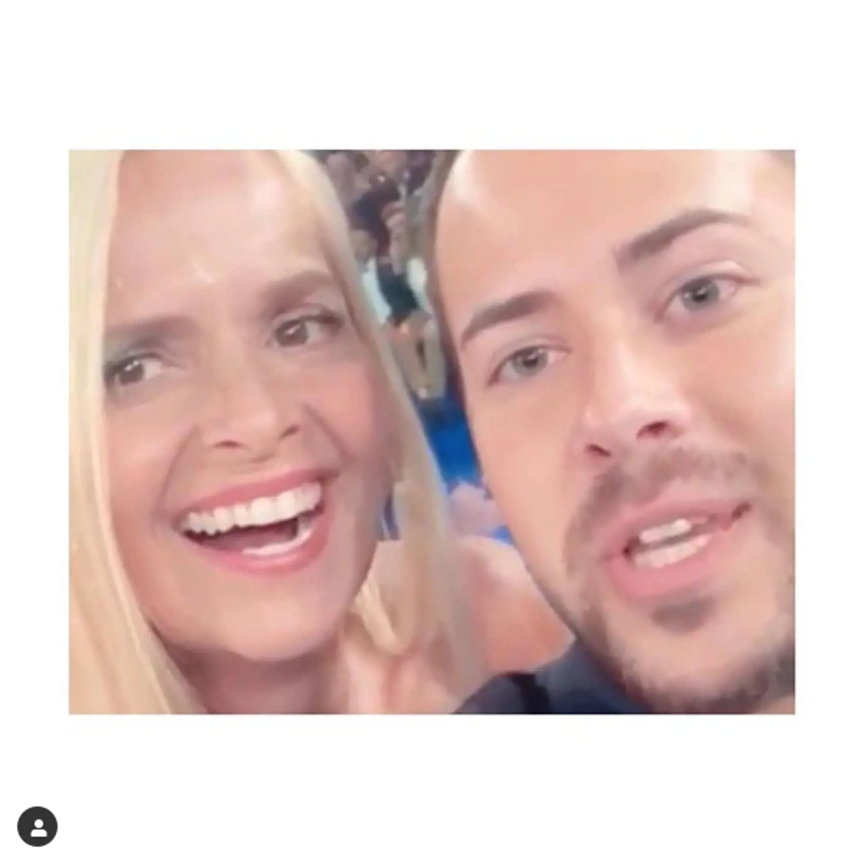 Grecia je na svojho syna pyšná. Vyrástol z neho fešák. Mama pri ňom vyzerá ako jeho sestra!