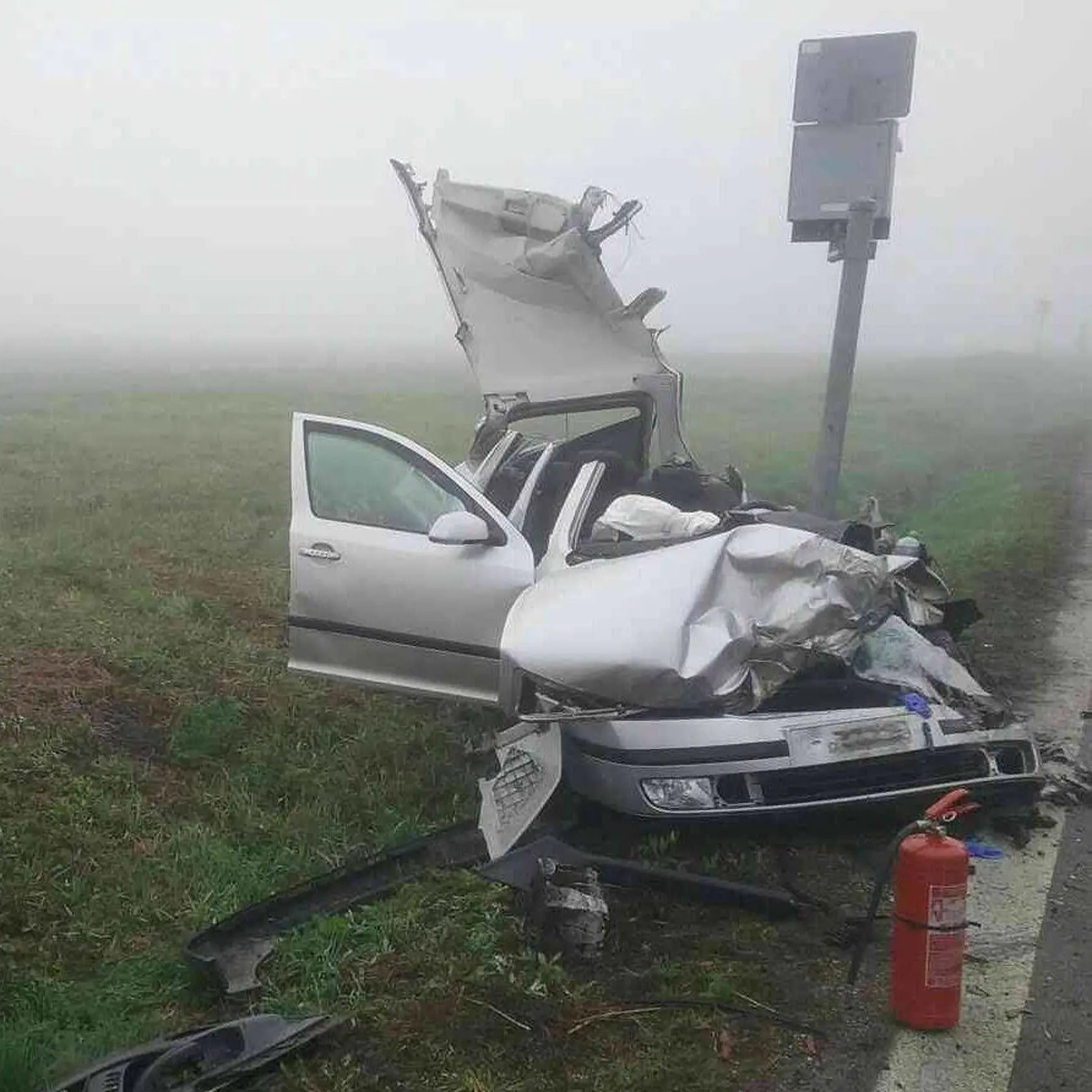 Tragická nehoda v Rimavskej Sobote. Po zrážke auta s vlakom dvaja mŕtvi.