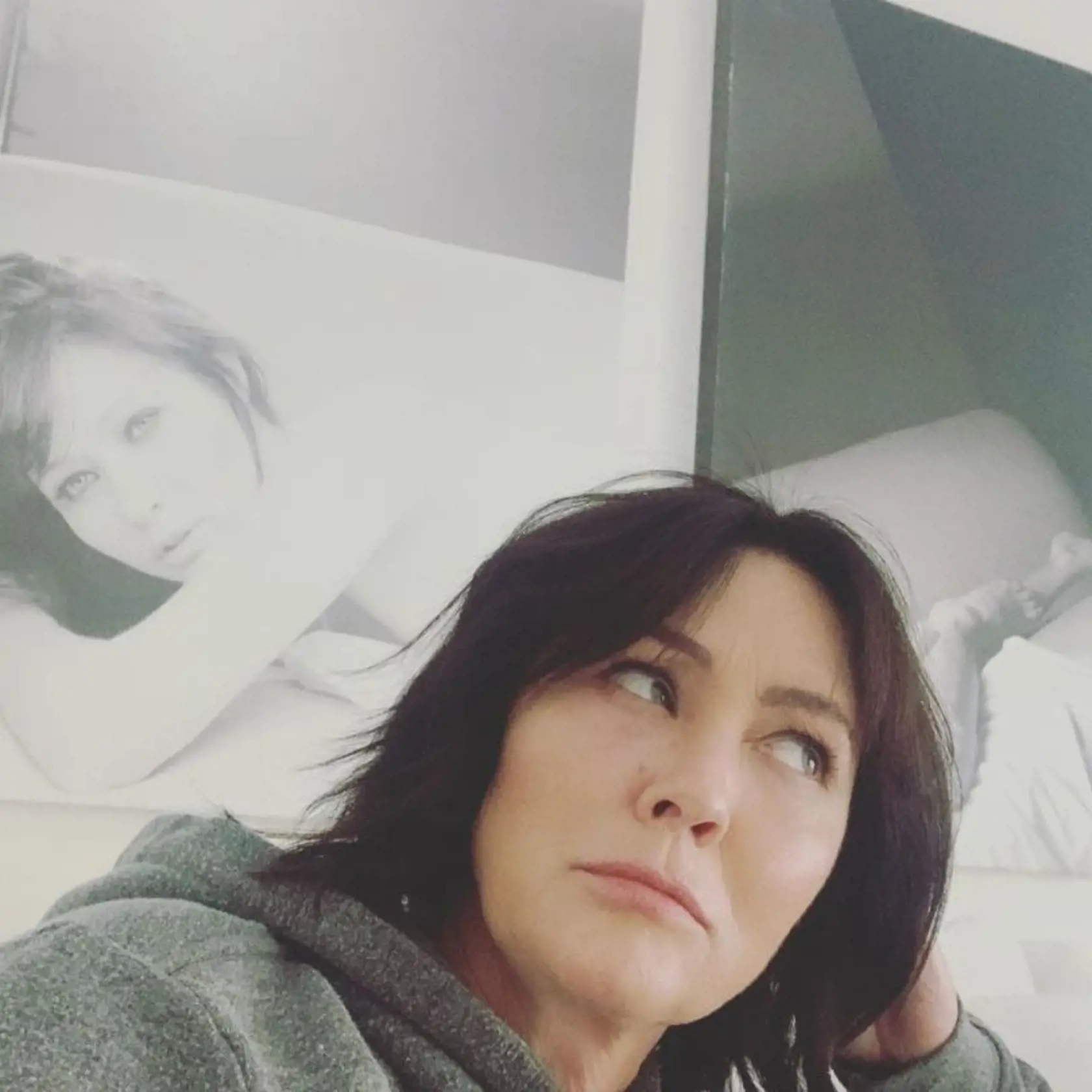 Na svojom instagramovom účte však nezverejňuje smutné zábery z nemocničného lôžka a návštevy doktorov, práve naopak. Fotografie, ktoré zdieľa so svojimi fanúšikmi sú plné života a radosti z každodenných maličkostí, ktoré si zdravý človek už možno ani neuvedomuje a neprikladá im tak veľký význam.