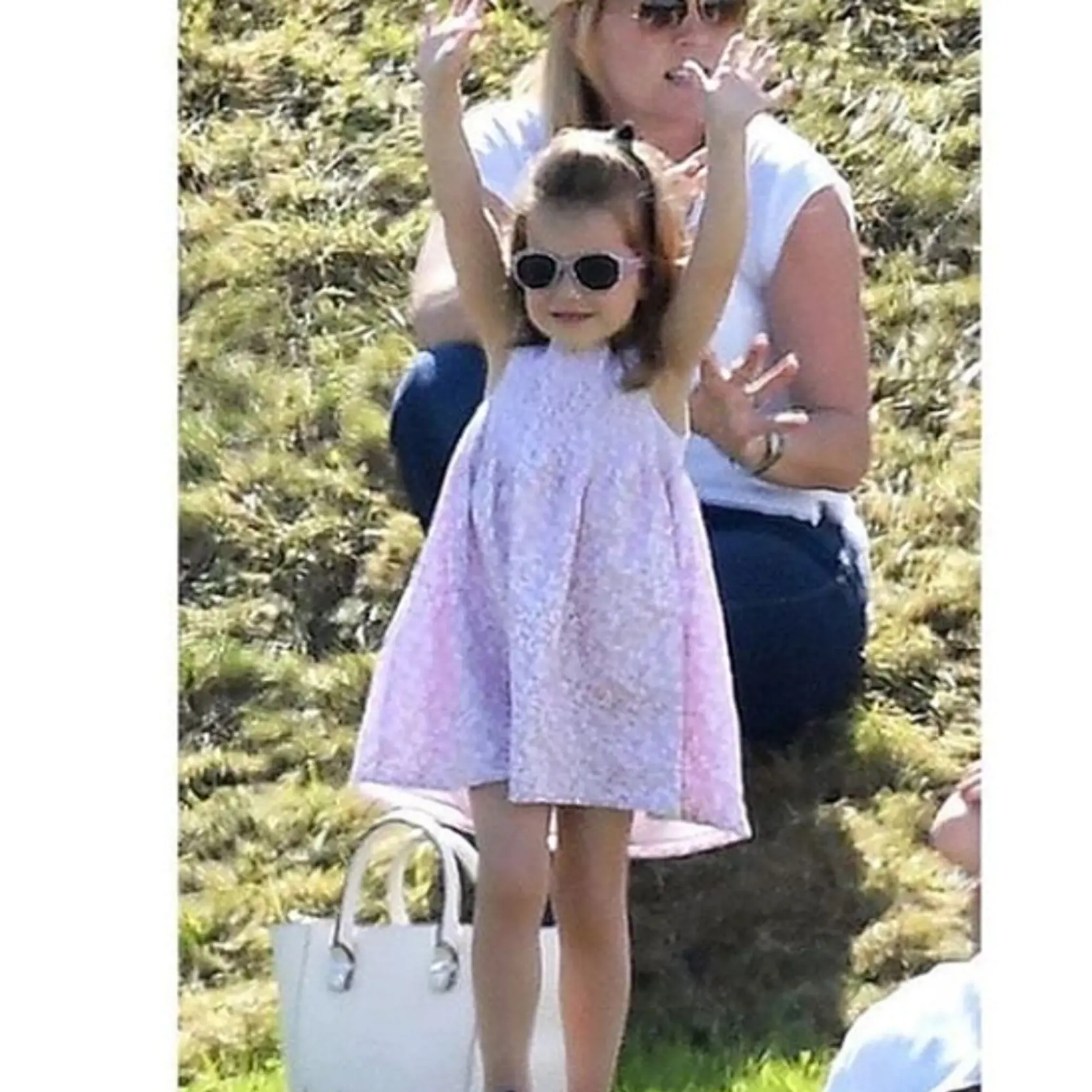 Princezná Charlotte v parku.