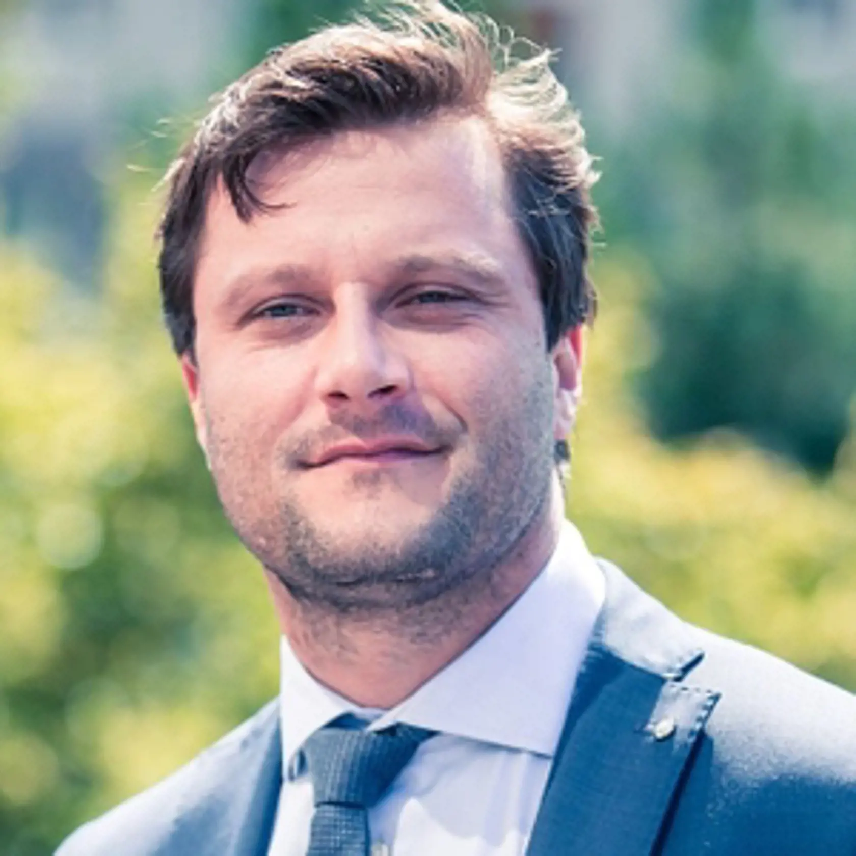 Marek Geišberg hrá v seriáli postavu právnika.