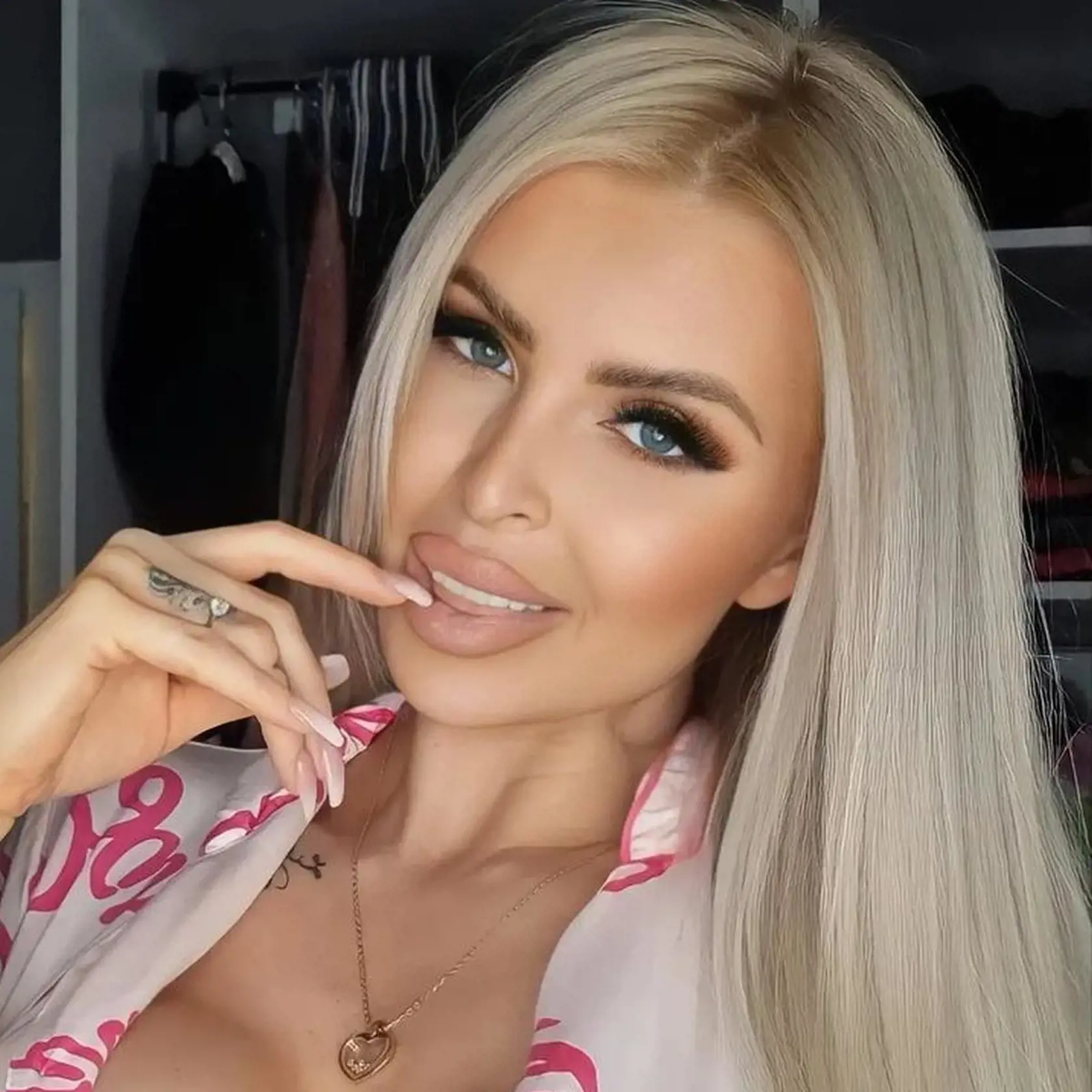 Lela Vémola