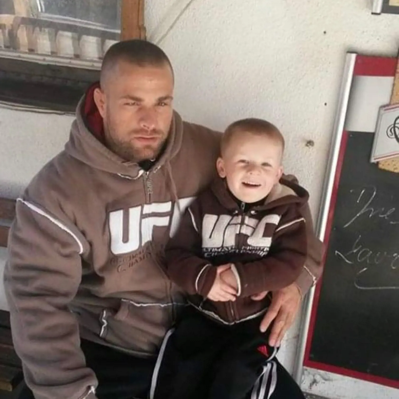 Karlos Vémola so synom CJ-om