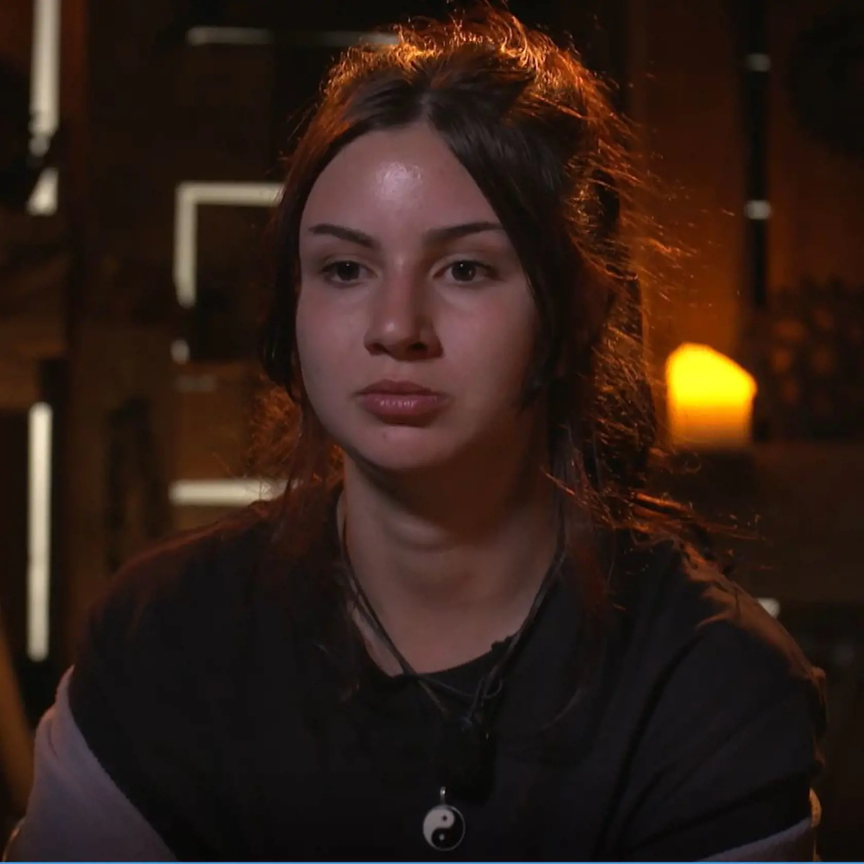 Giuliana sa tak ožrala, že si narobila hanbu pred celým Slovenskom. Ľahla si na Šimona, zaspala a omočila ho.