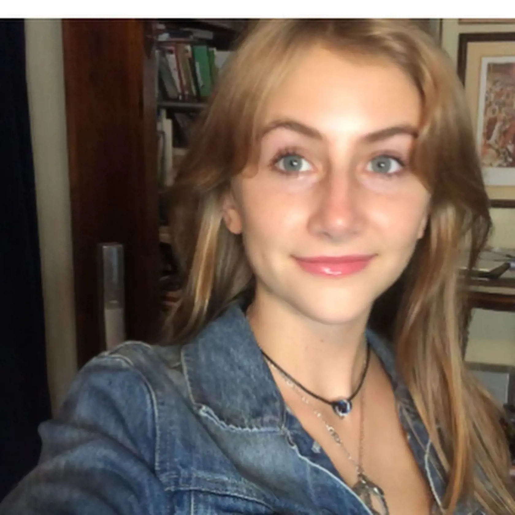 Dcéra seriálovej Gabrielle. Iris má 16 rokov.