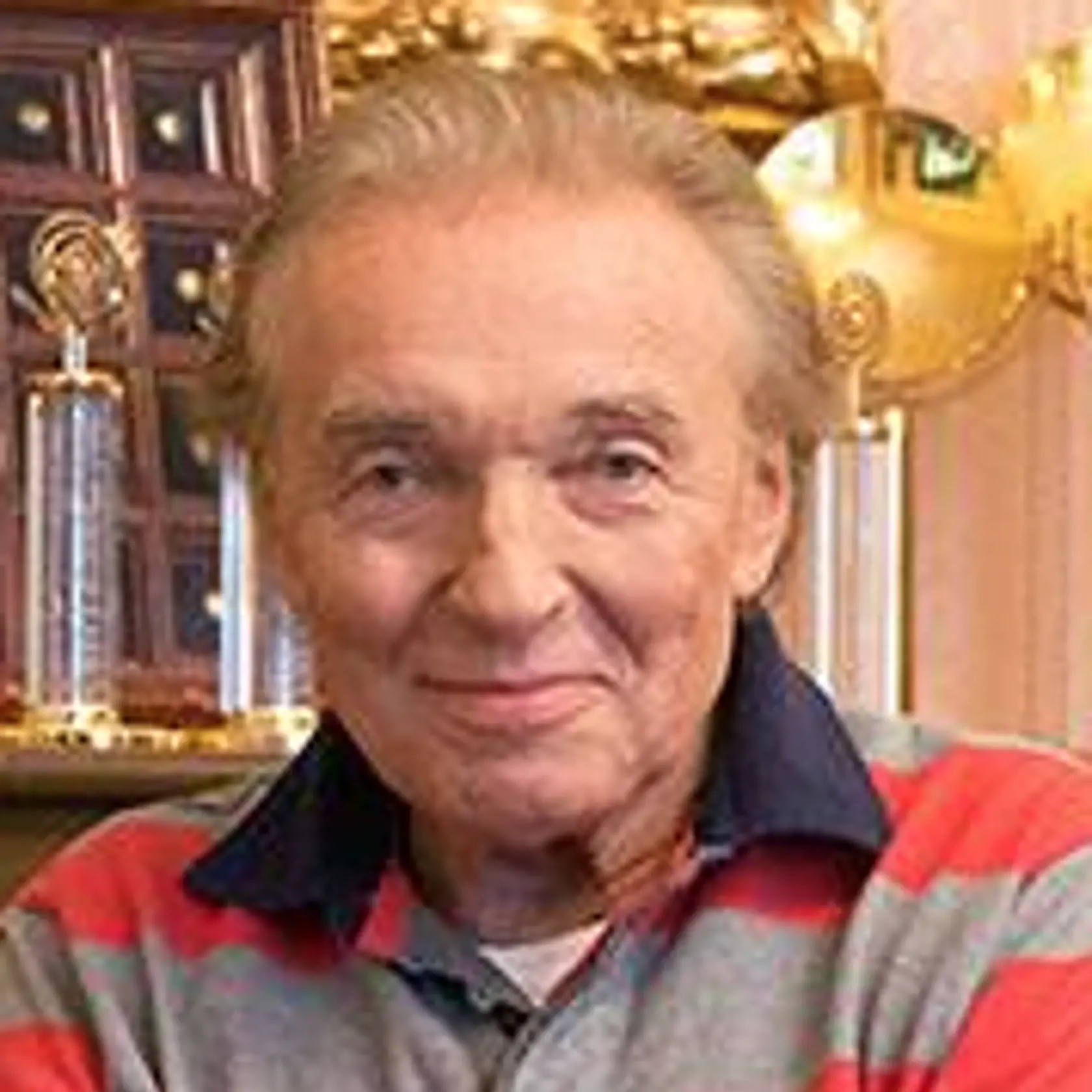 Český spevák Karel Gott.
