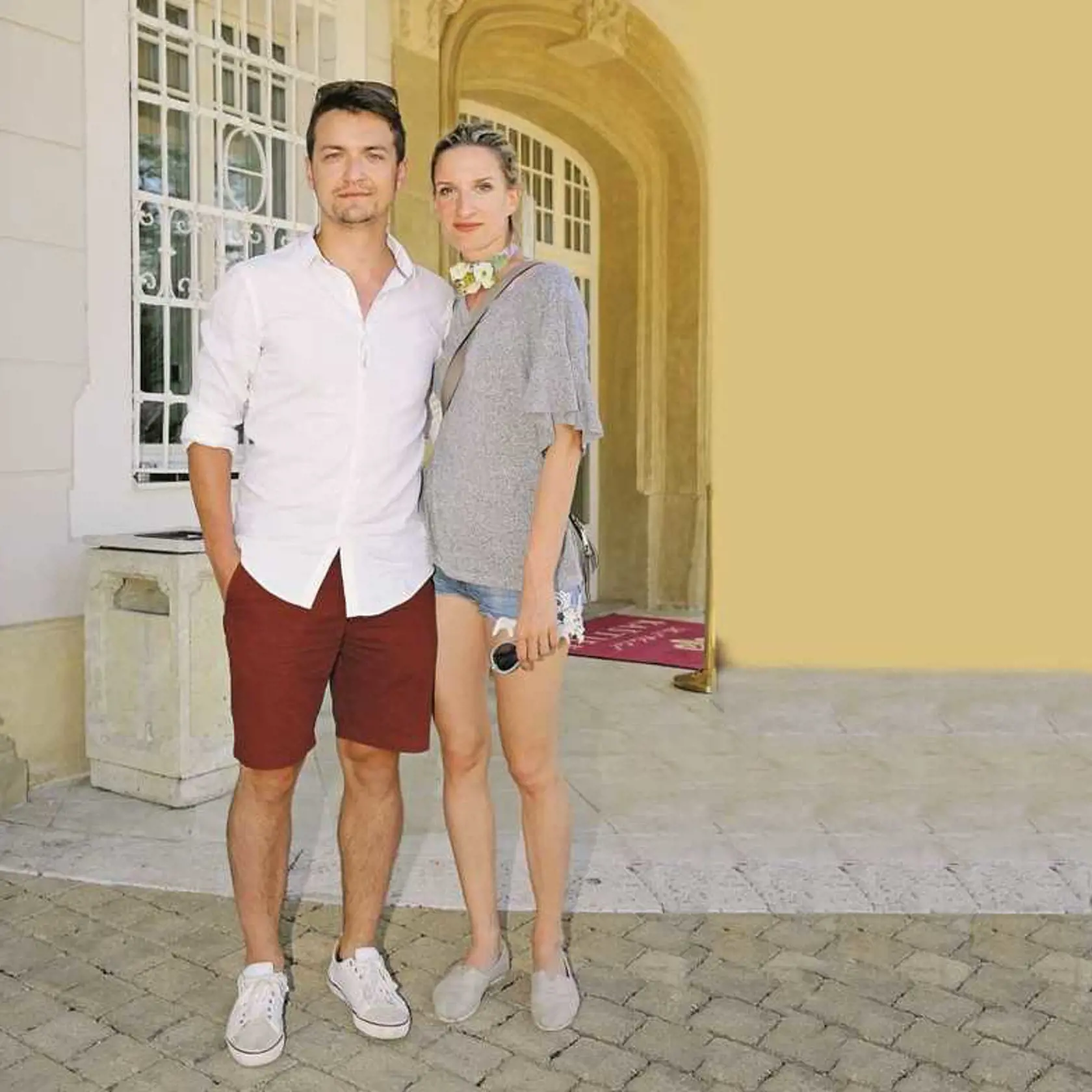 Šťastlivcom, ktorý nakoniec dostal Banášovú pod čepiec je Viktor Vincze. Adela sa kvôli nemu dokonca vzdala známeho priezviska.
