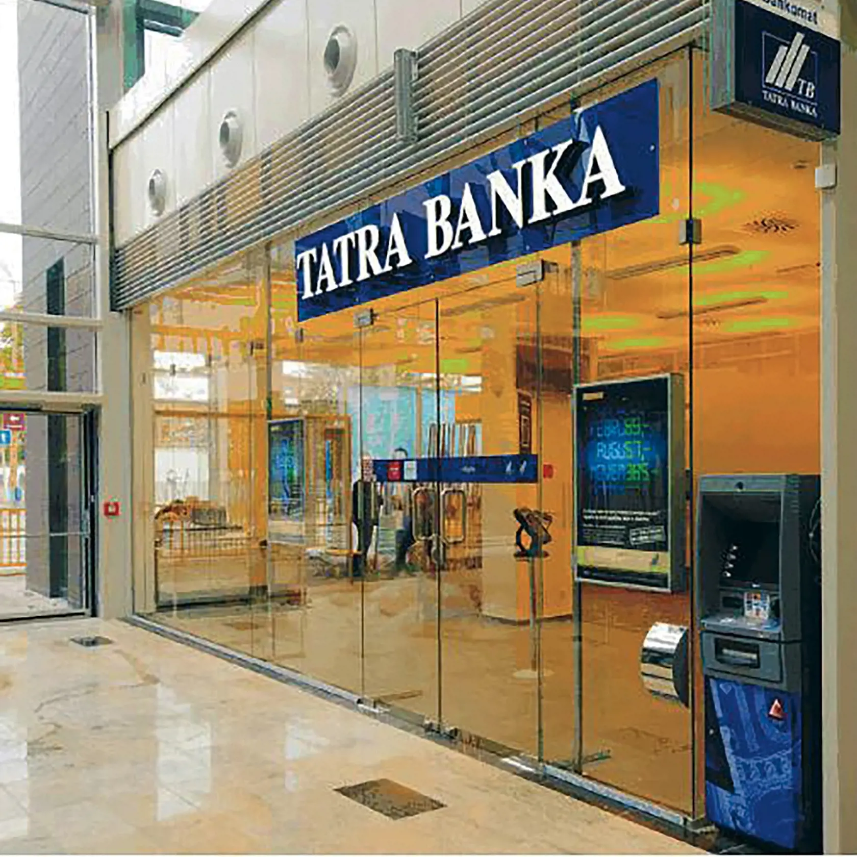 Tieto platby budú súčasťou aj balíkov služieb, ktoré poskytujú Tatra banka a Raiffeisen banka.